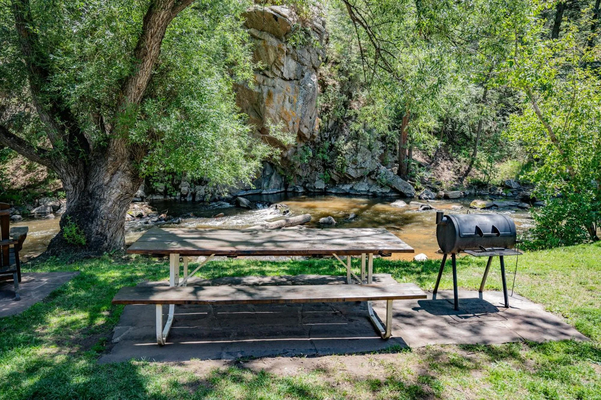 Property building in Colorado Bear Creek Cabins