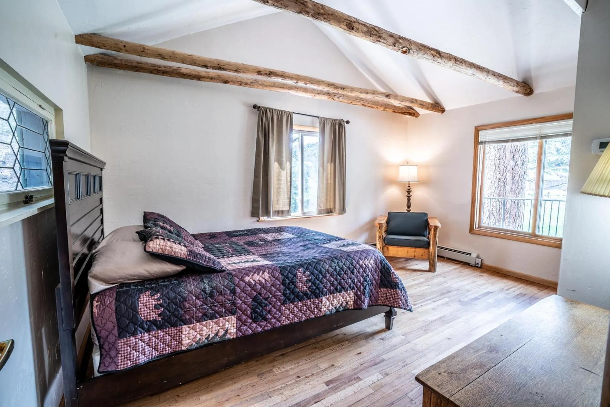 Bedroom, Bed in Colorado Bear Creek Cabins