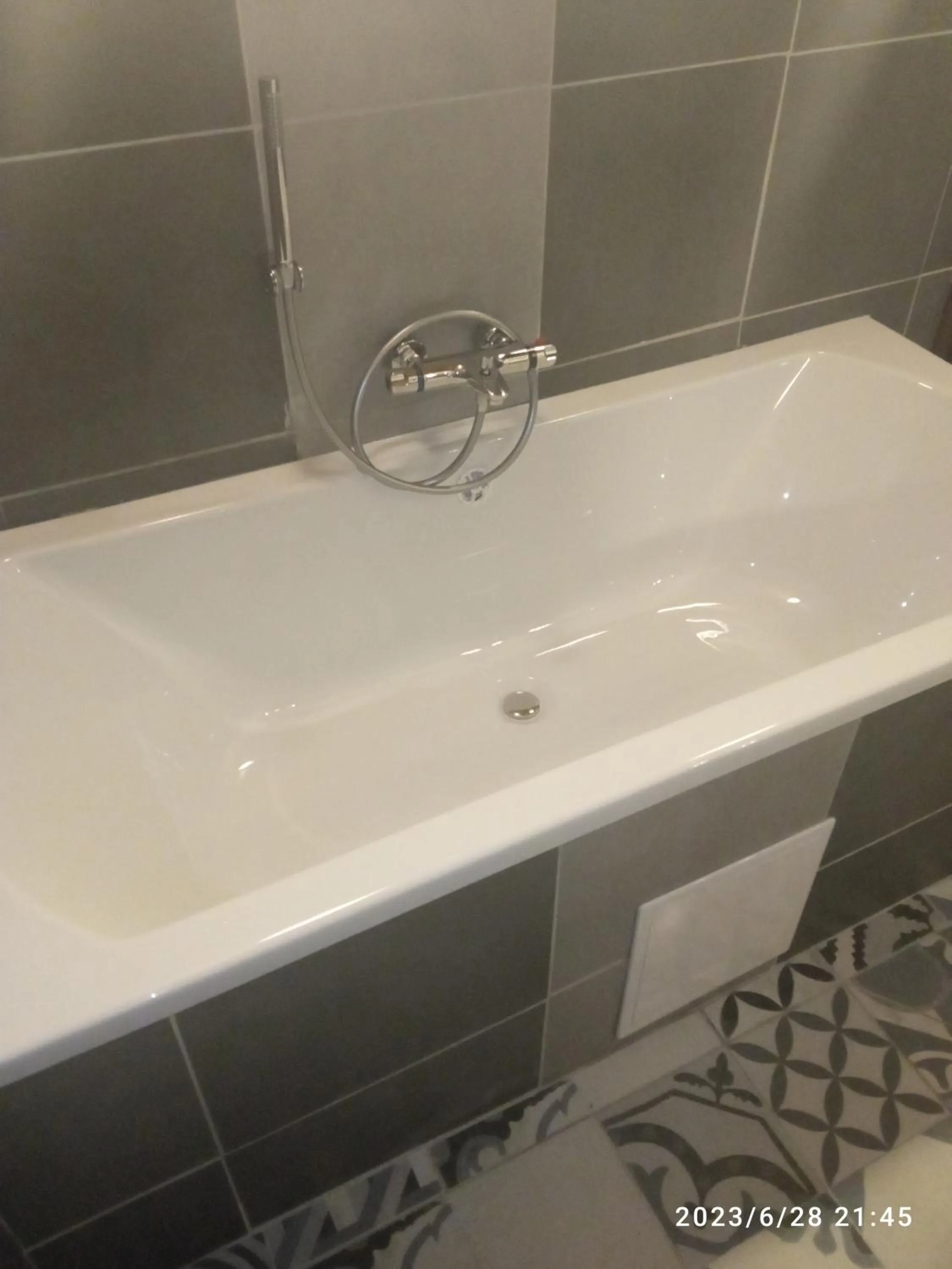 Bathroom in Dependance du Moulin Galuzot