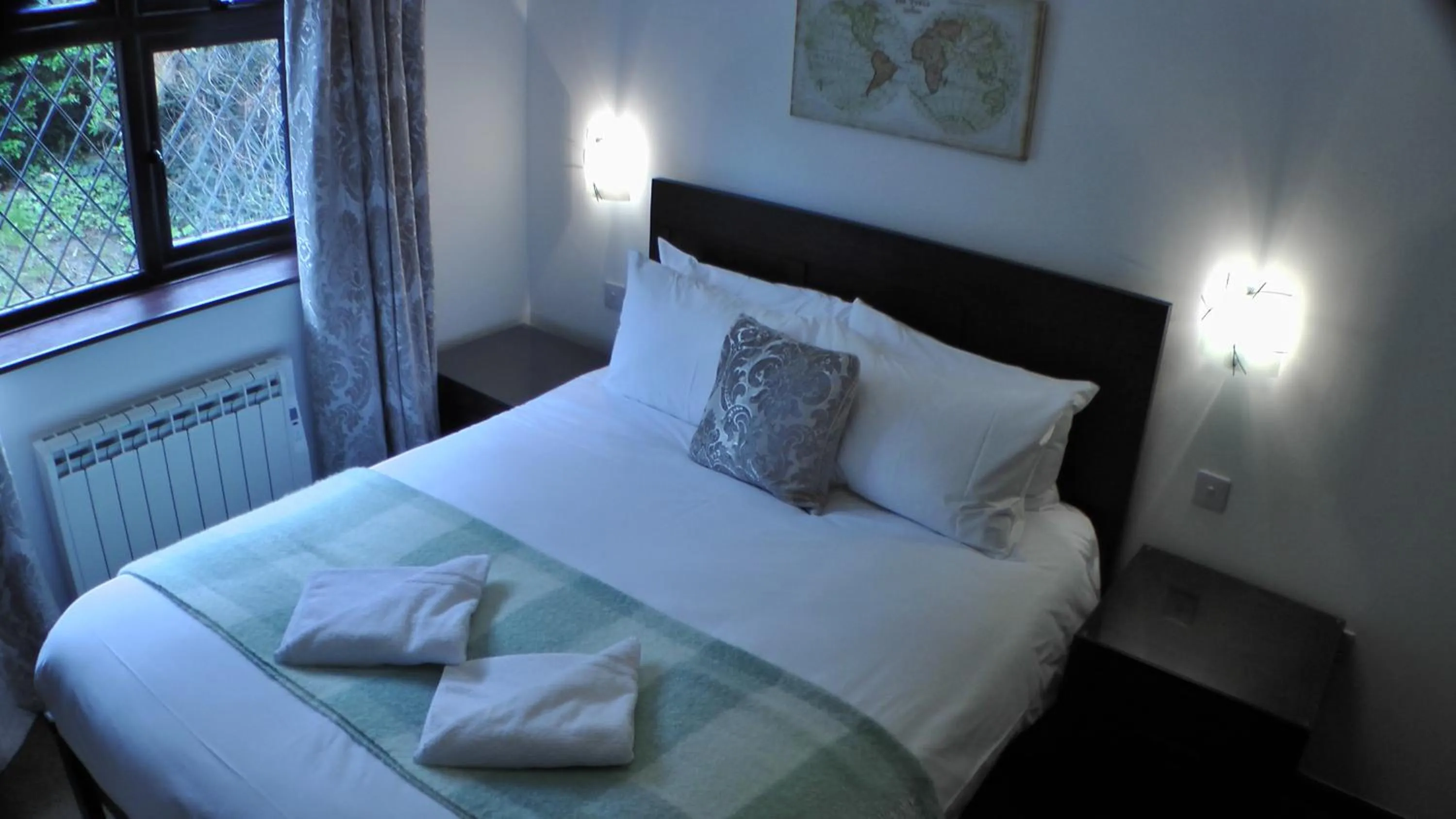 Bedroom, Bed in Bay Lodge