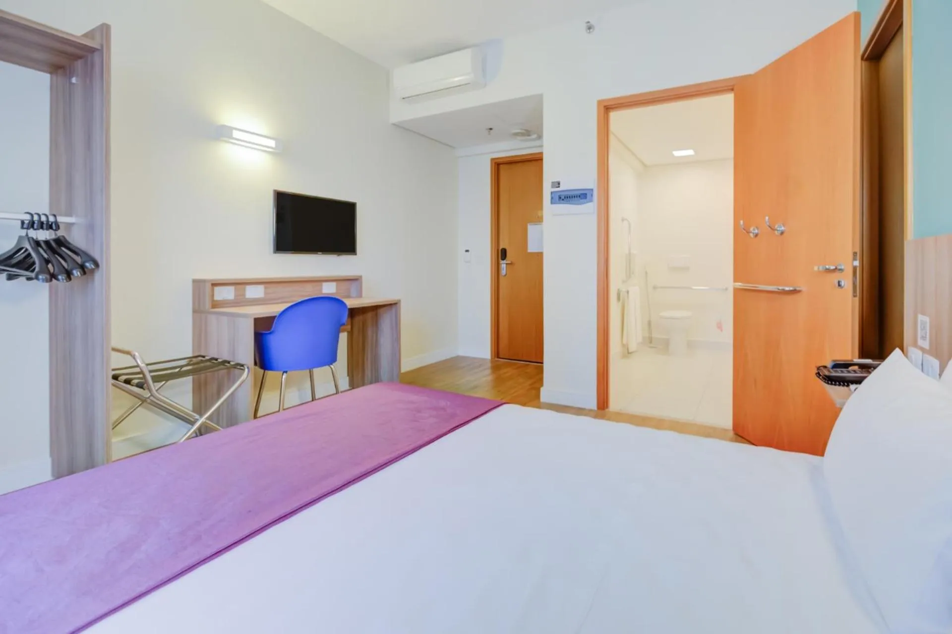 Bedroom, Bed in Transamerica Fit Campinas