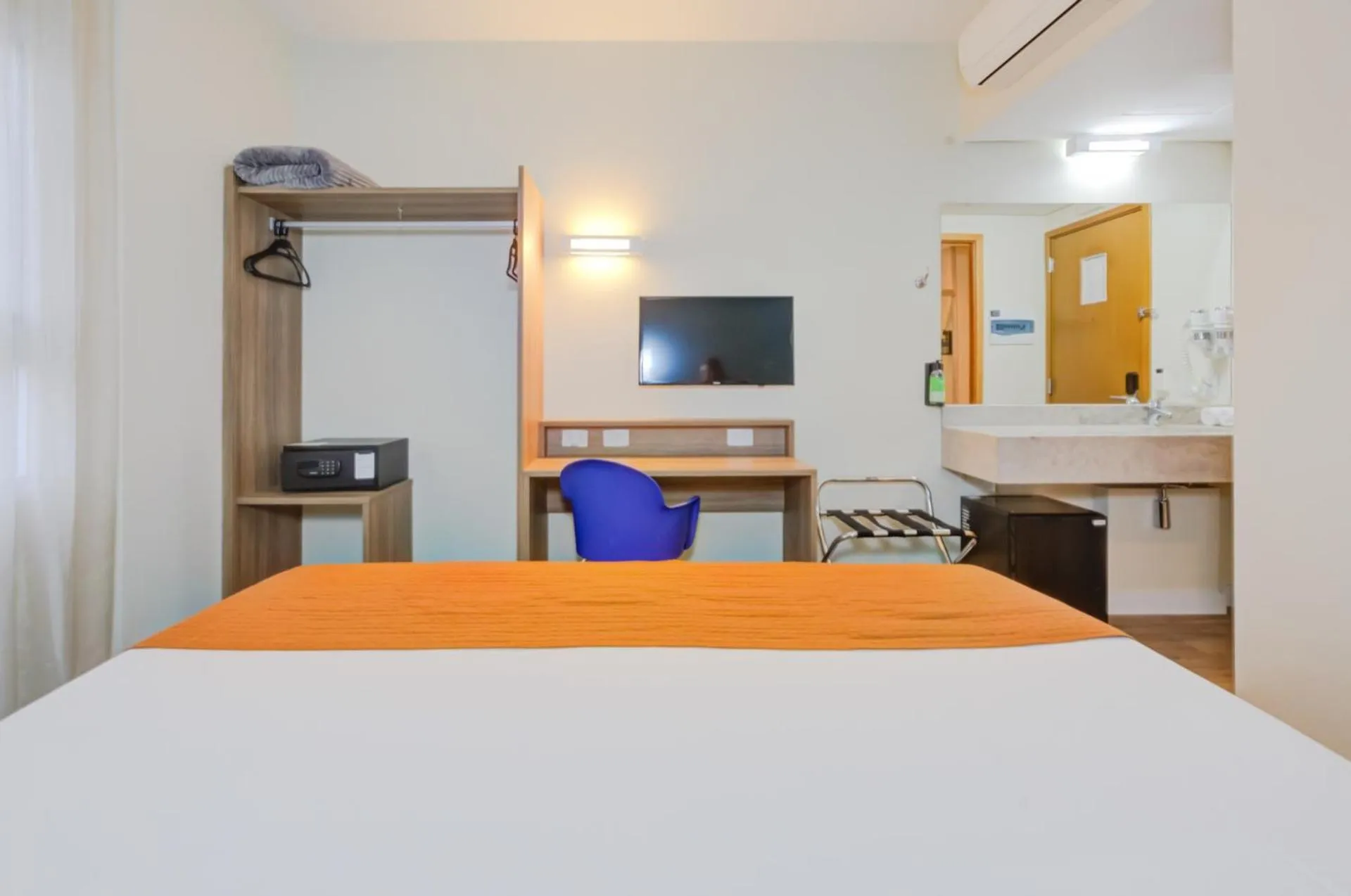 Bedroom, Bed in Transamerica Fit Campinas