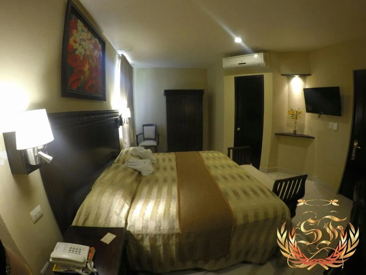 Photo of the whole room, Bed in Hotel San Francisco