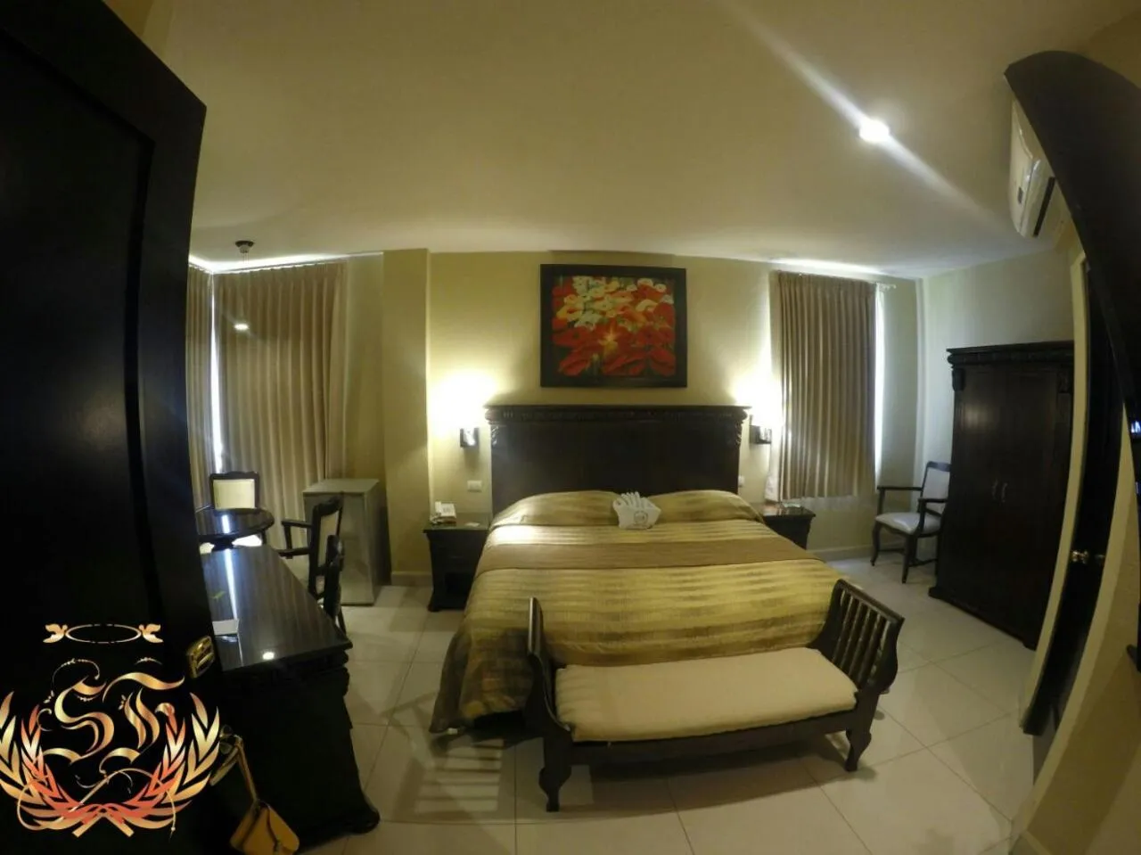 Photo of the whole room, Bed in Hotel San Francisco