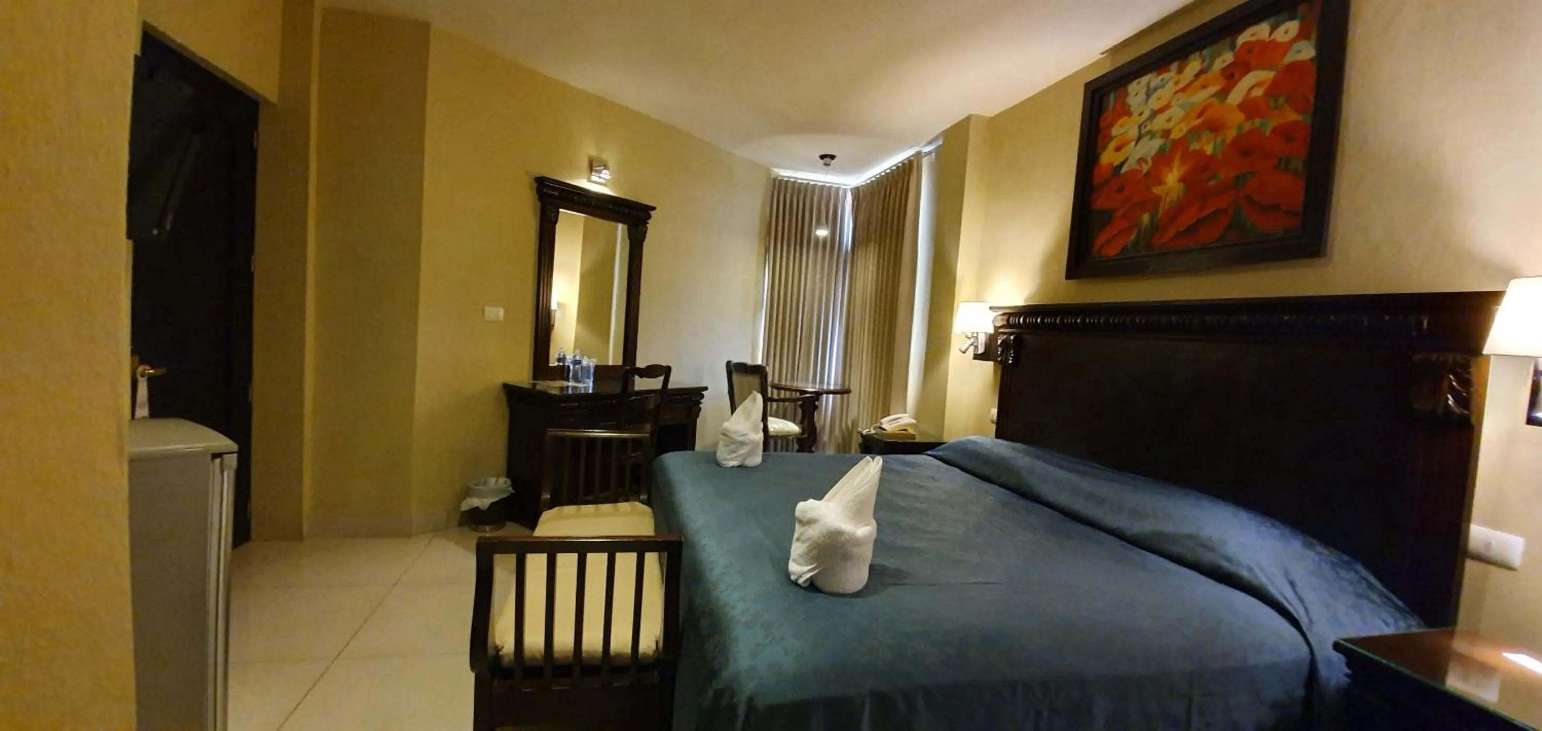 Photo of the whole room, Bed in Hotel San Francisco