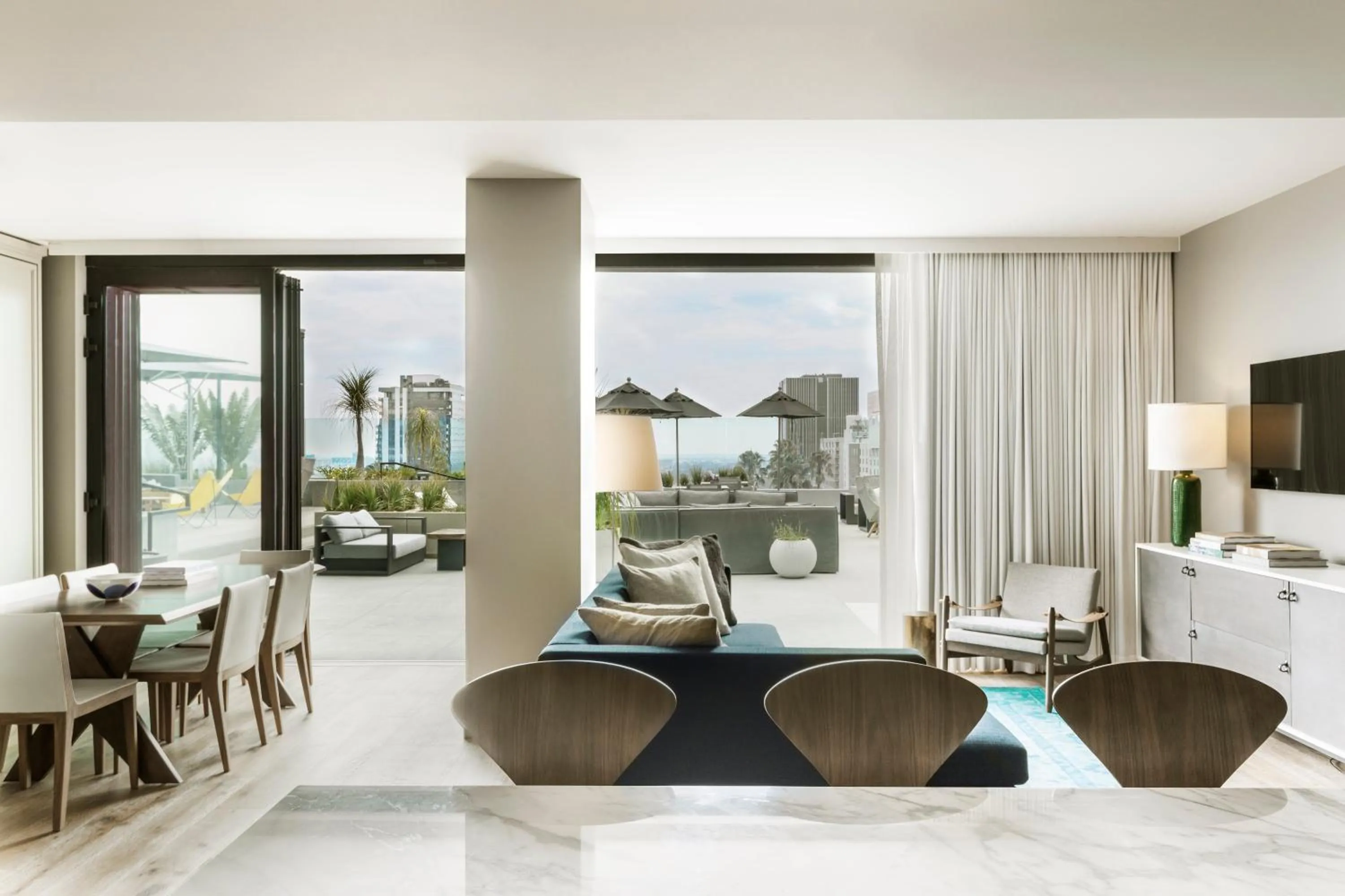 Photo of the whole room in Kimpton Everly Hotel Hollywood by IHG