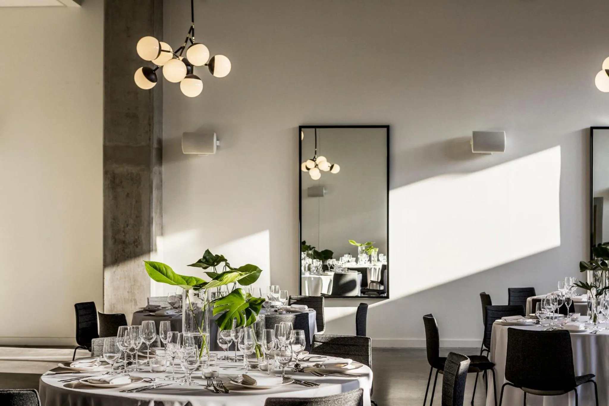 Meeting/conference room in Kimpton Everly Hotel Hollywood by IHG