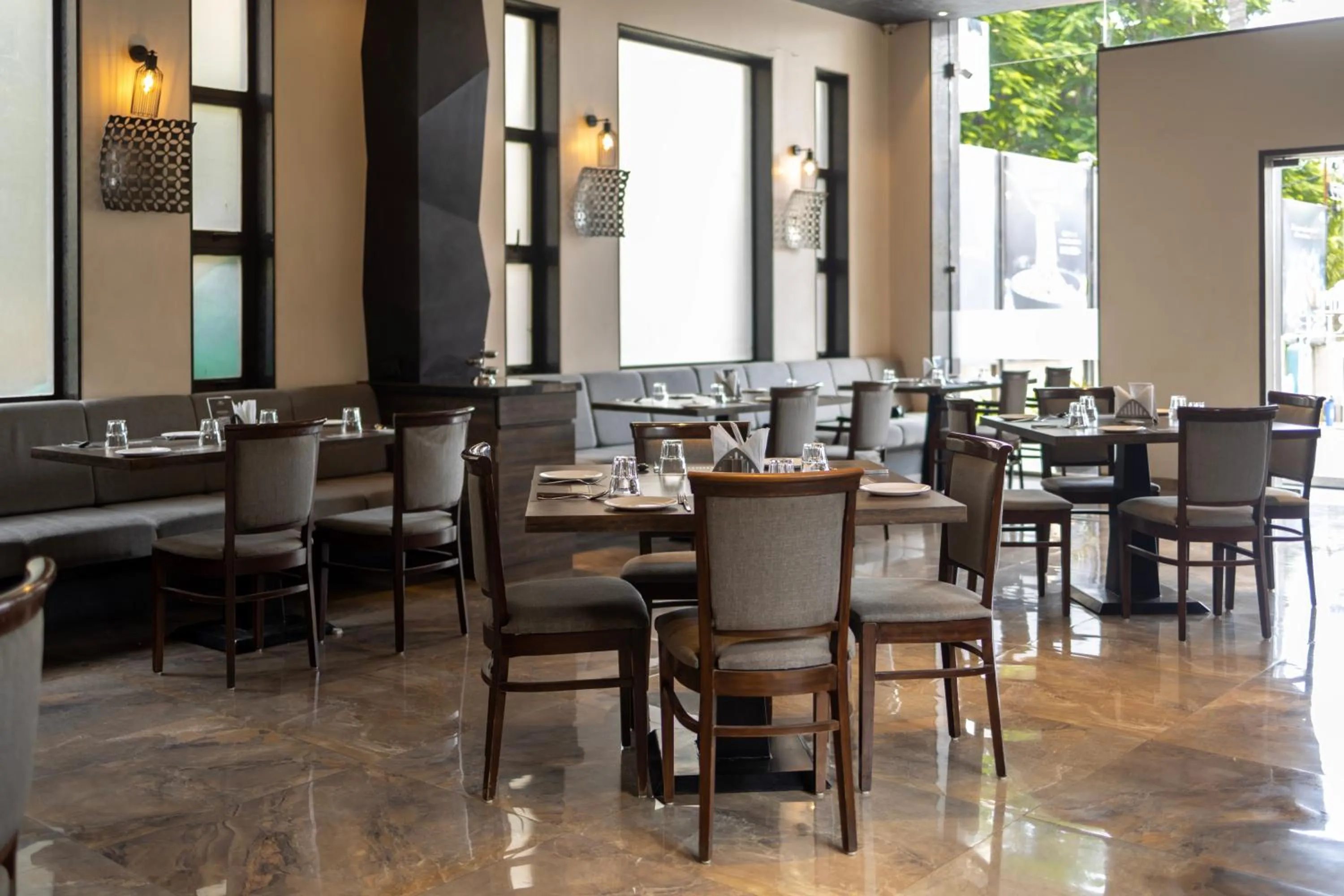 Restaurant/places to eat in Enrise By Sayaji Ahmednagar