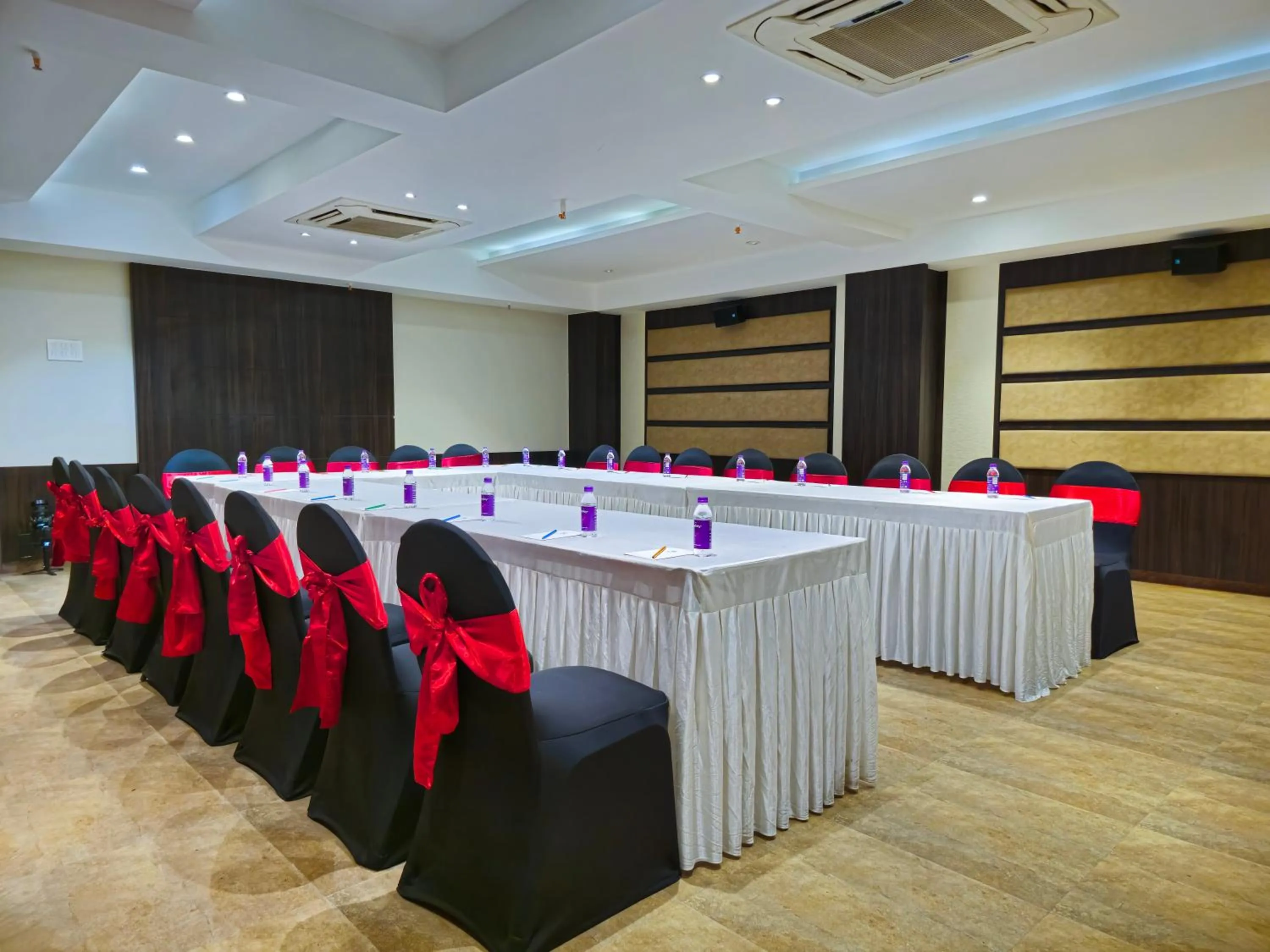 Meeting/conference room in Enrise By Sayaji Ahmednagar