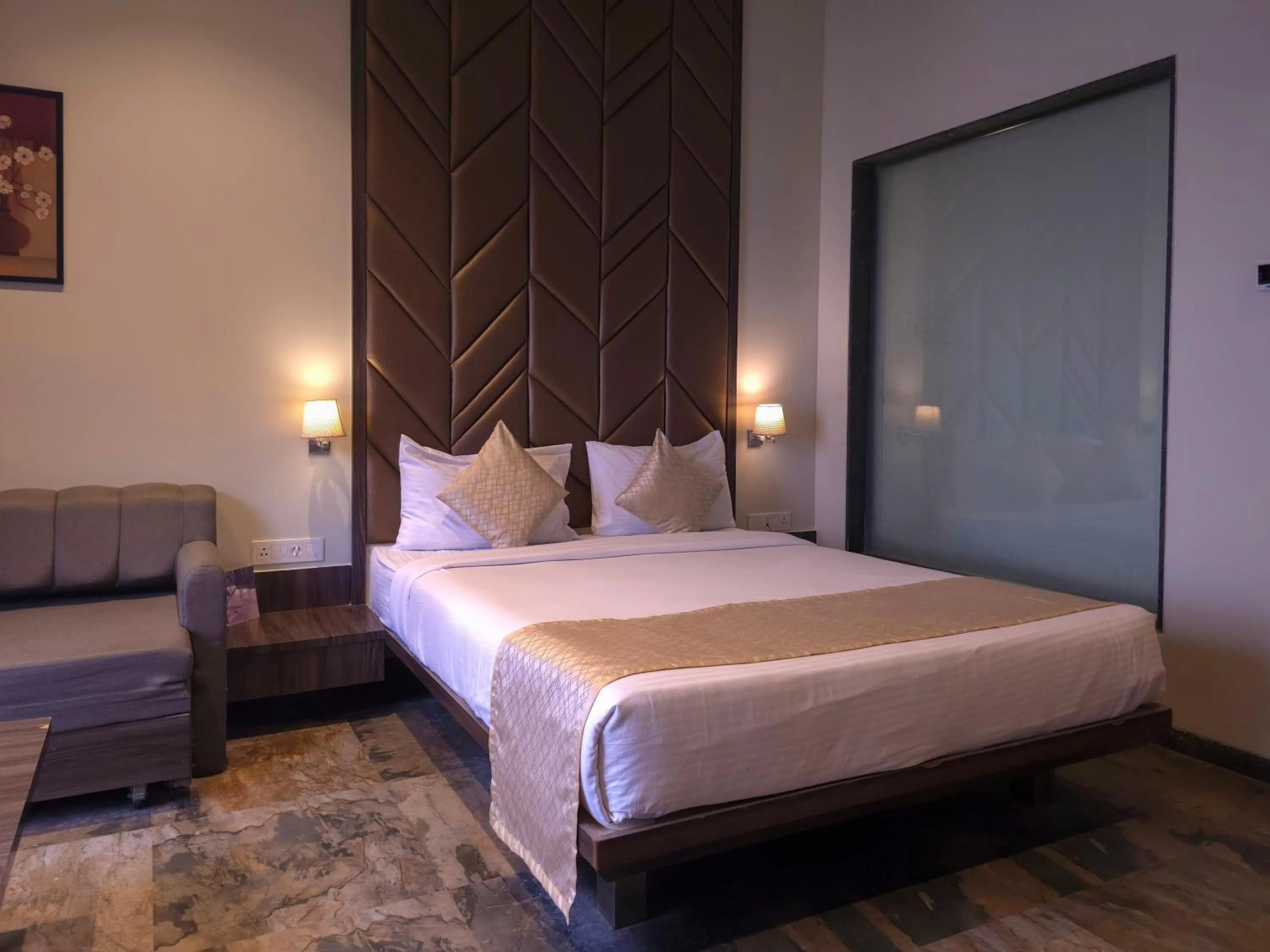 Bedroom, Bed in Enrise By Sayaji Ahmednagar