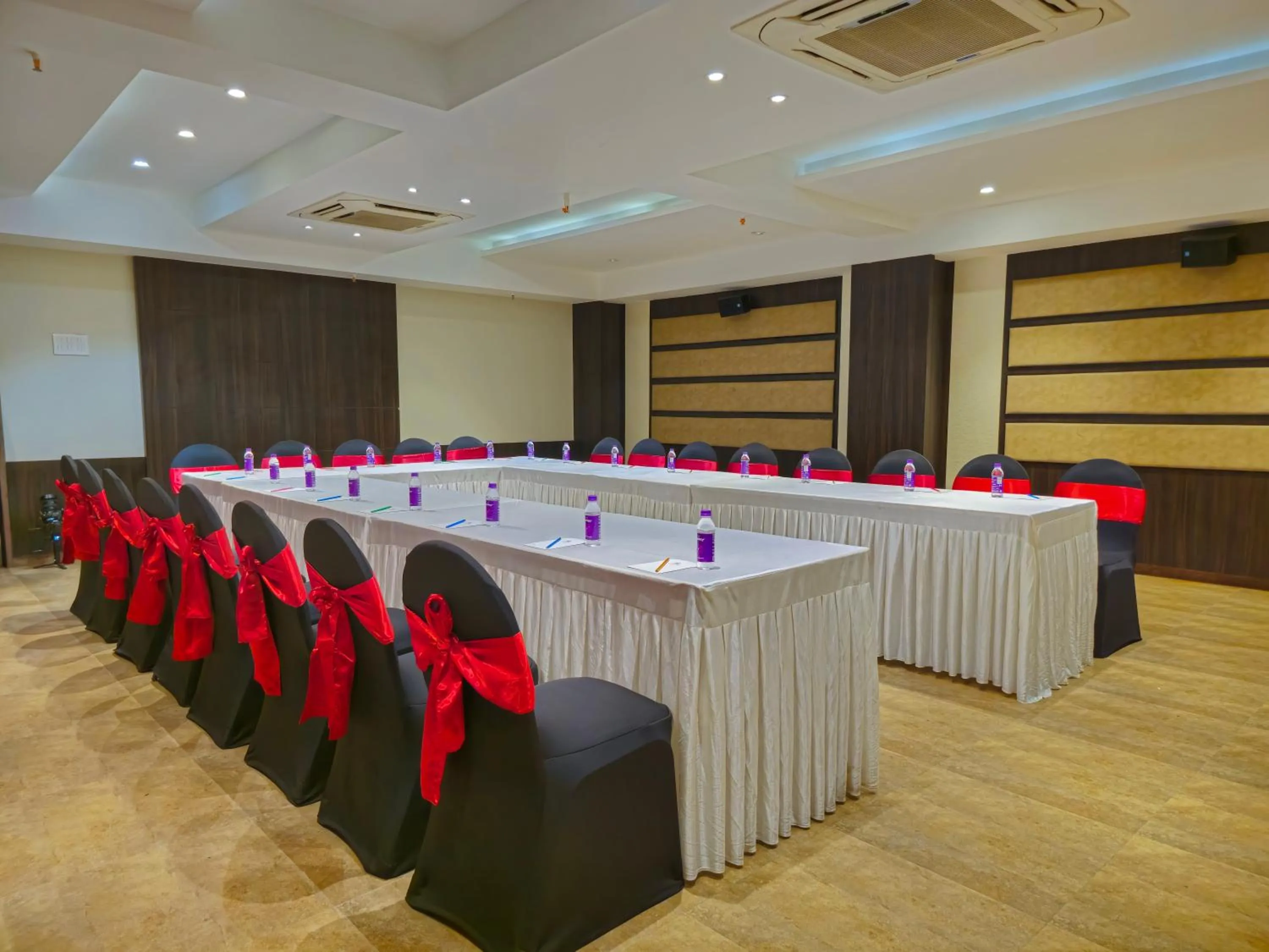 Meeting/conference room in Enrise By Sayaji Ahmednagar
