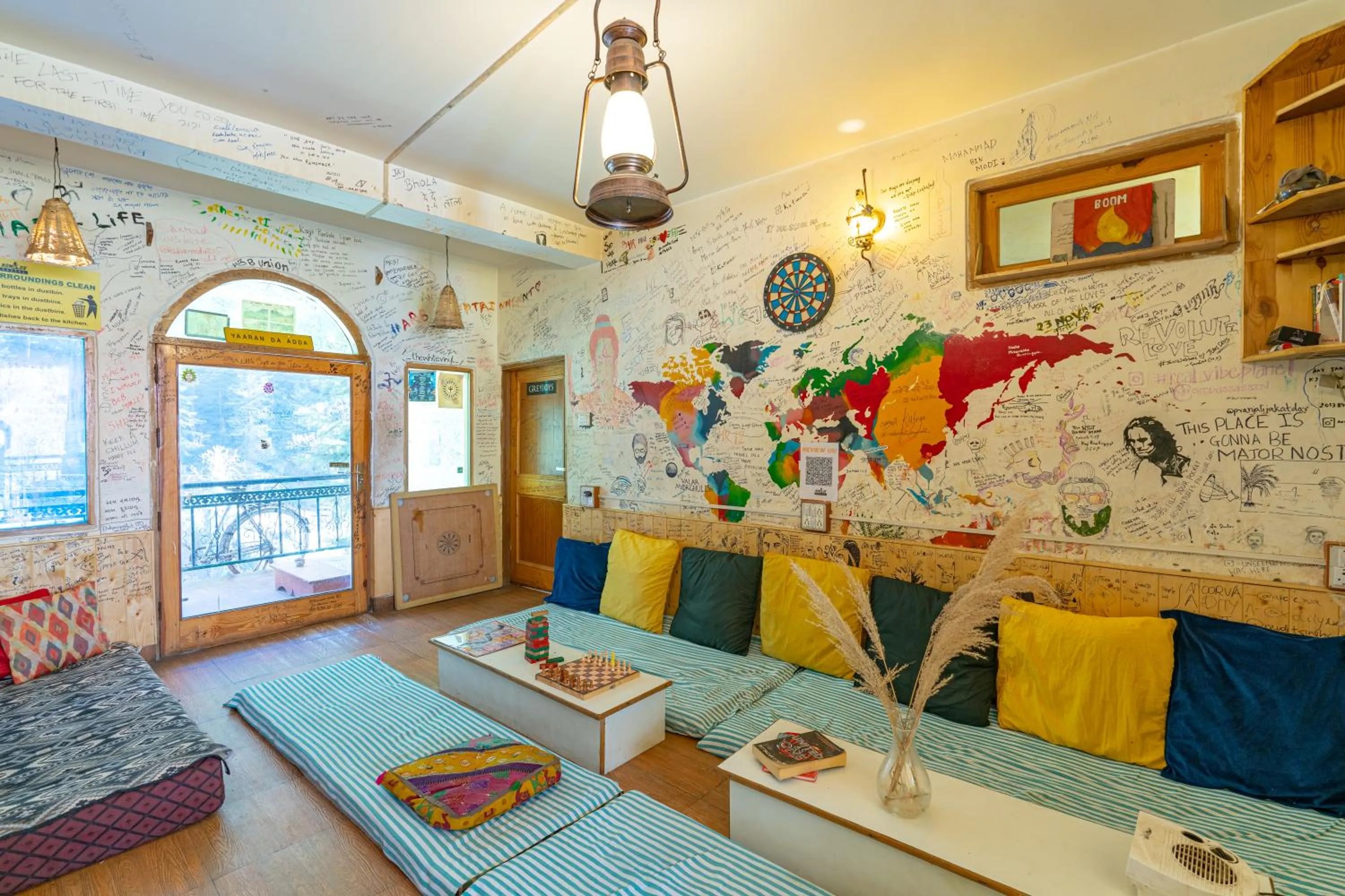 Living room in Nomads Hostel