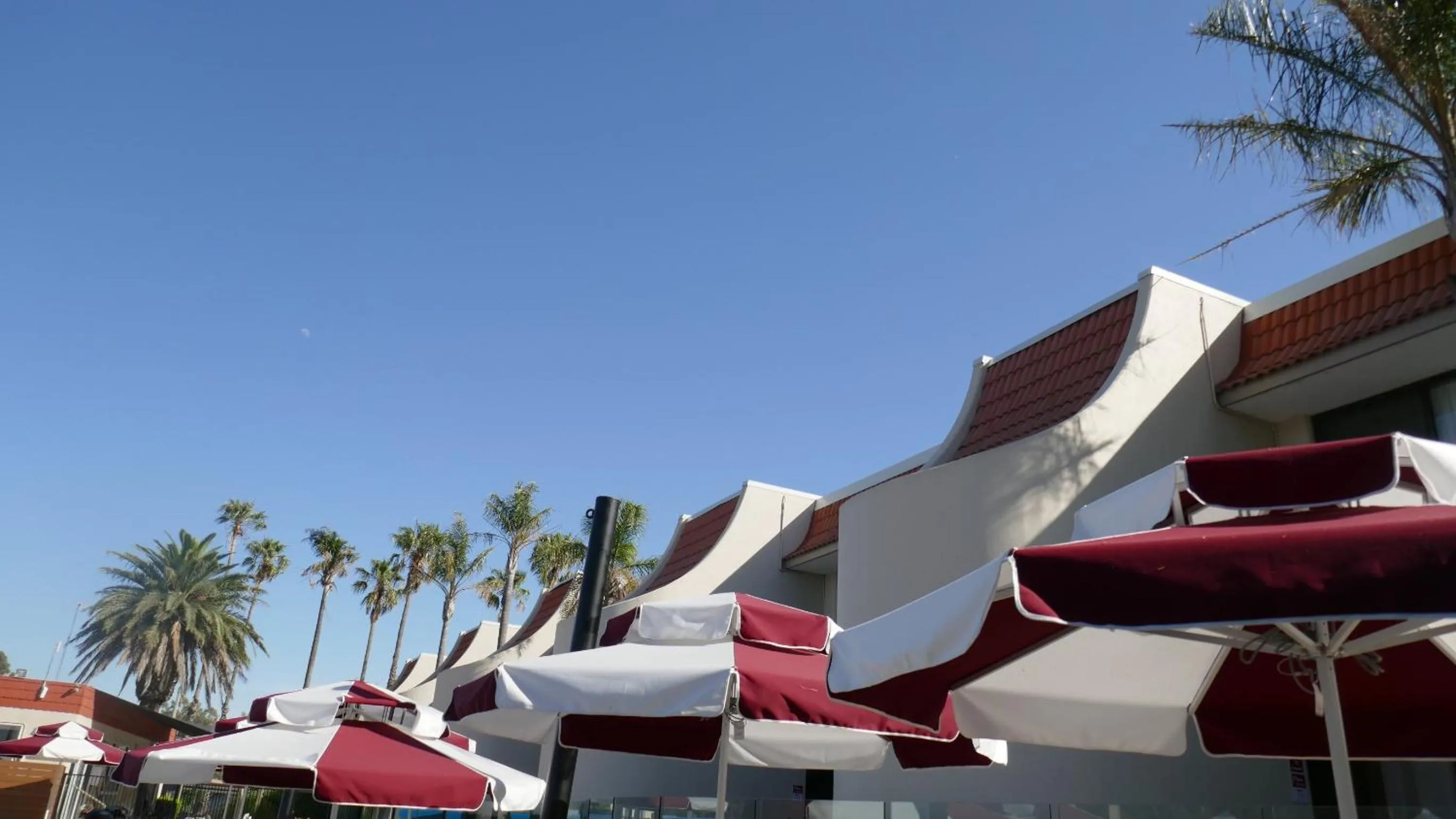 Property building in Lake Mulwala Boatel