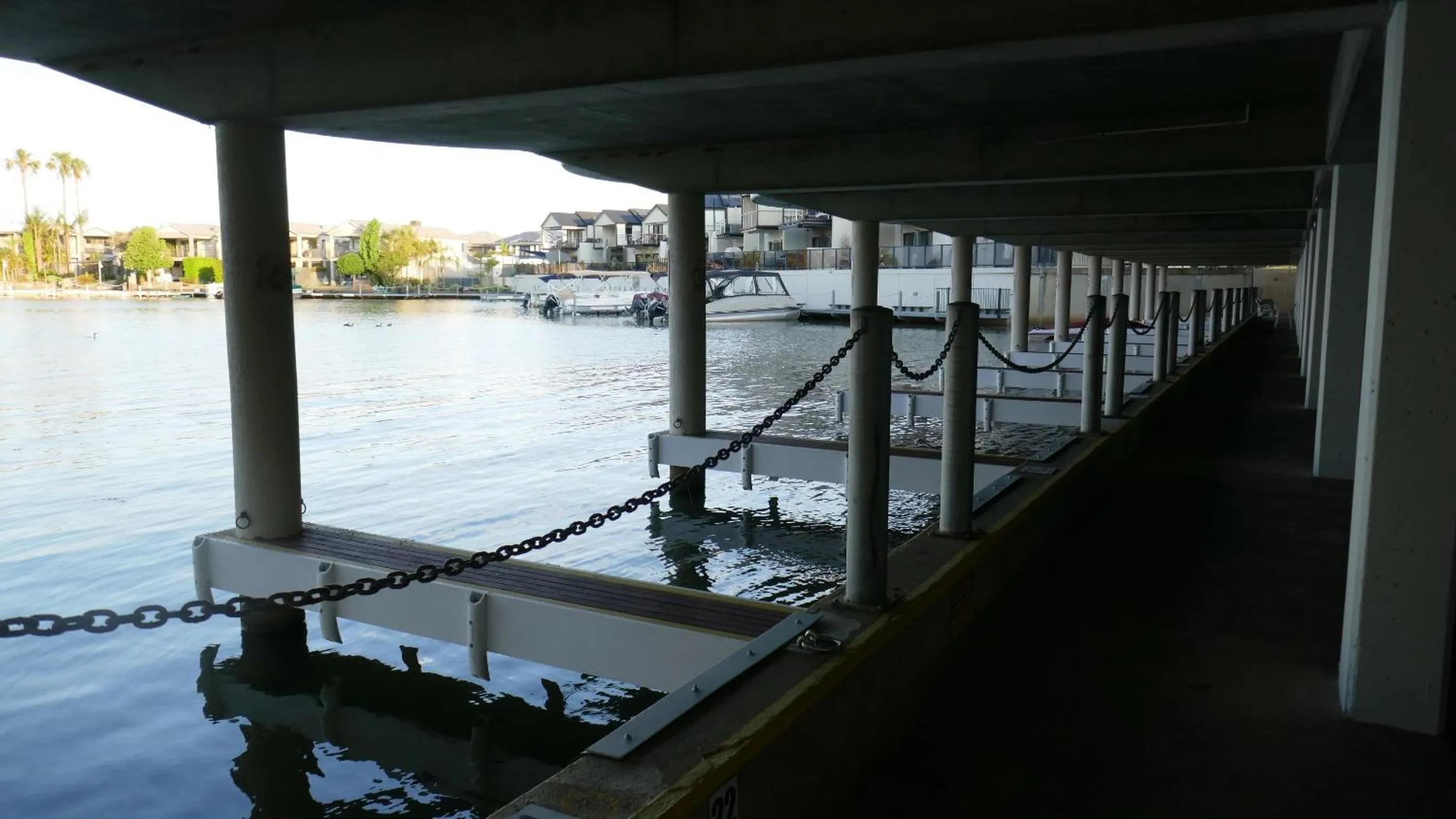 Parking in Lake Mulwala Boatel