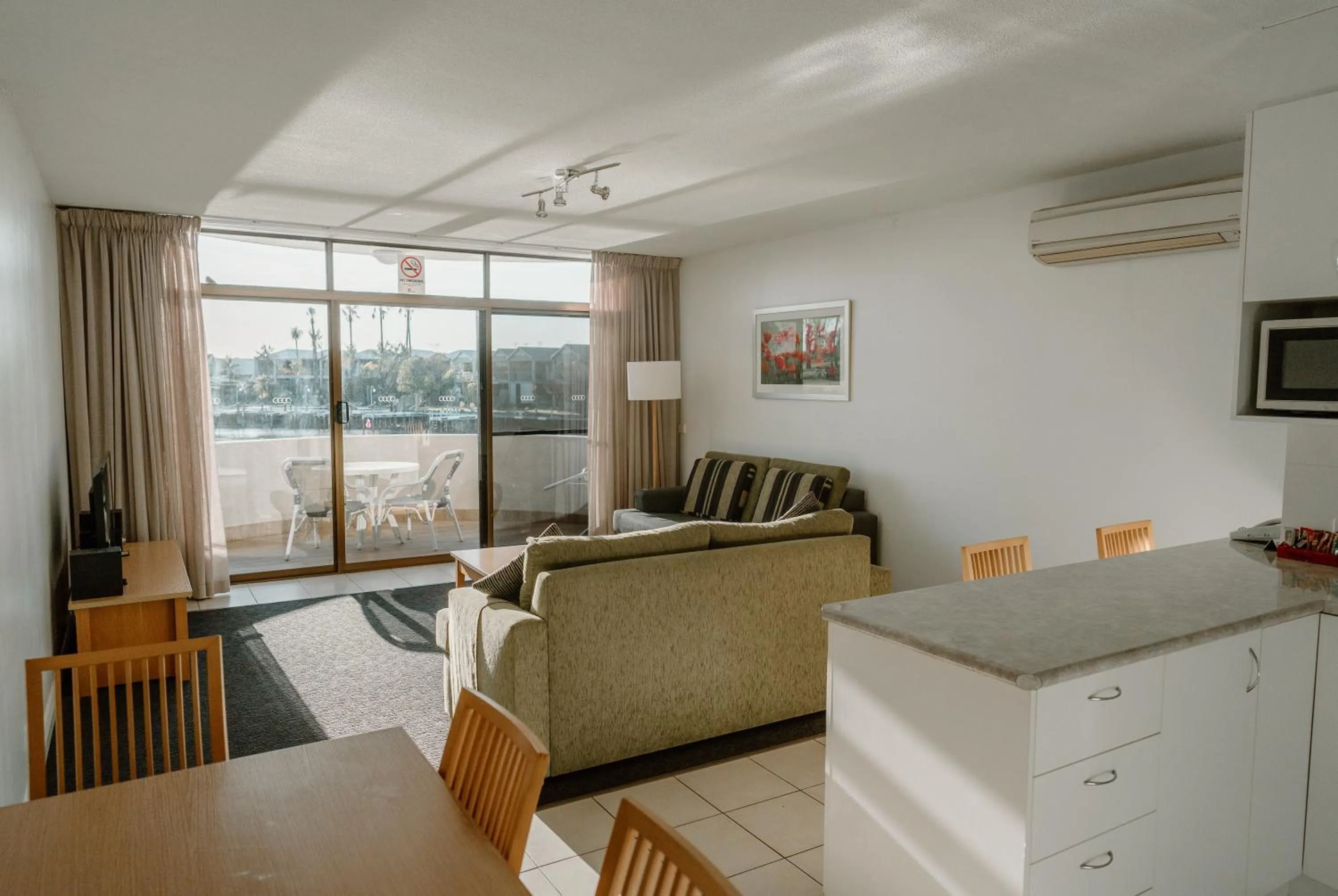 Living room in Lake Mulwala Boatel