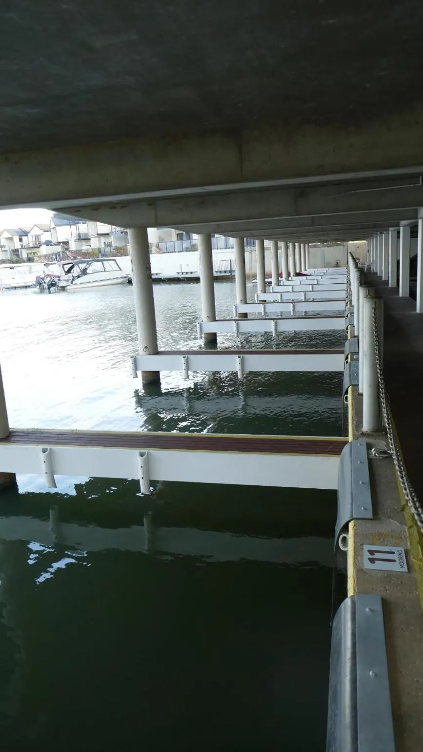 Parking in Lake Mulwala Boatel
