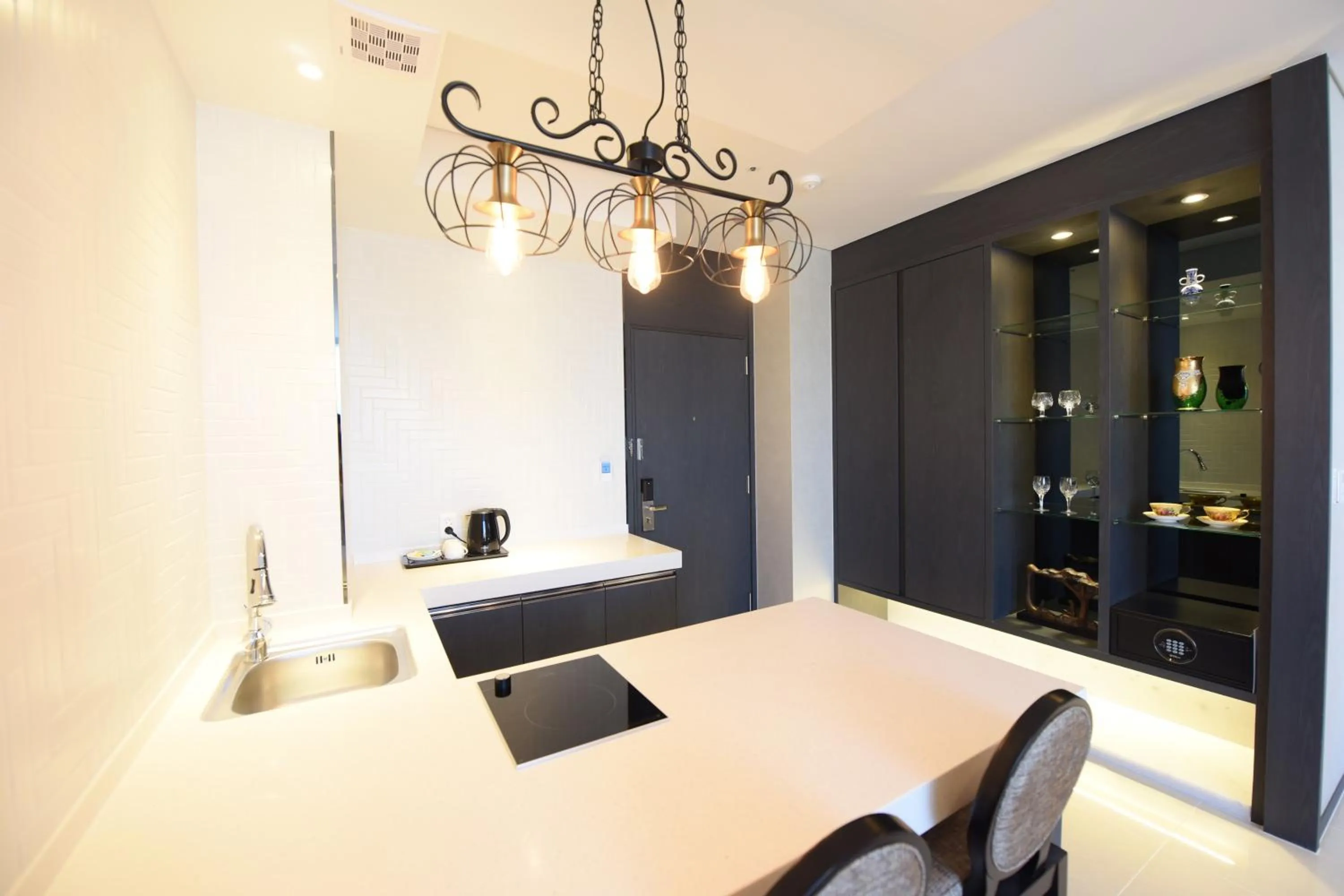 Dining area in Geoje Artnouveau Suite Hotel