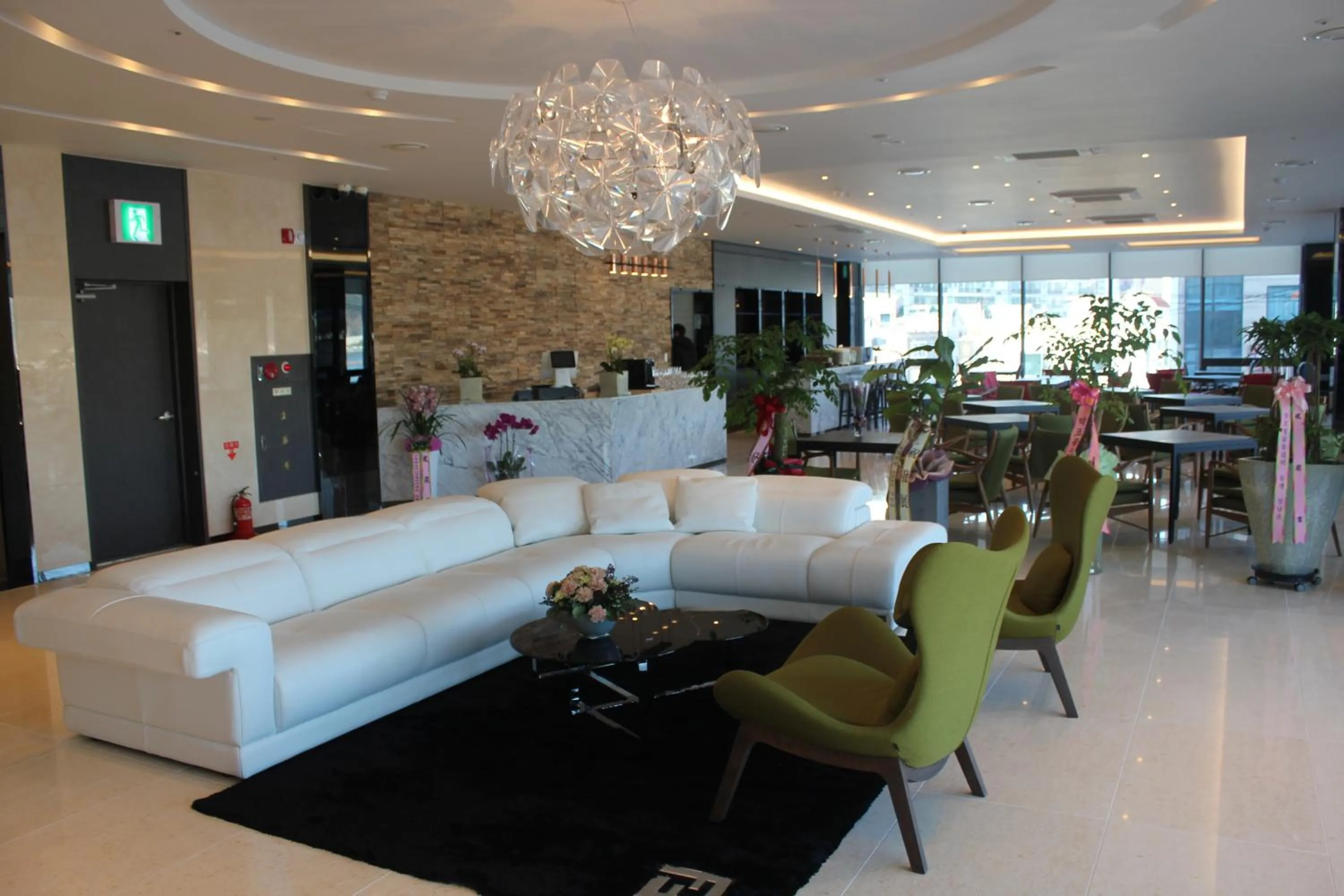 Geoje Artnouveau Suite Hotel