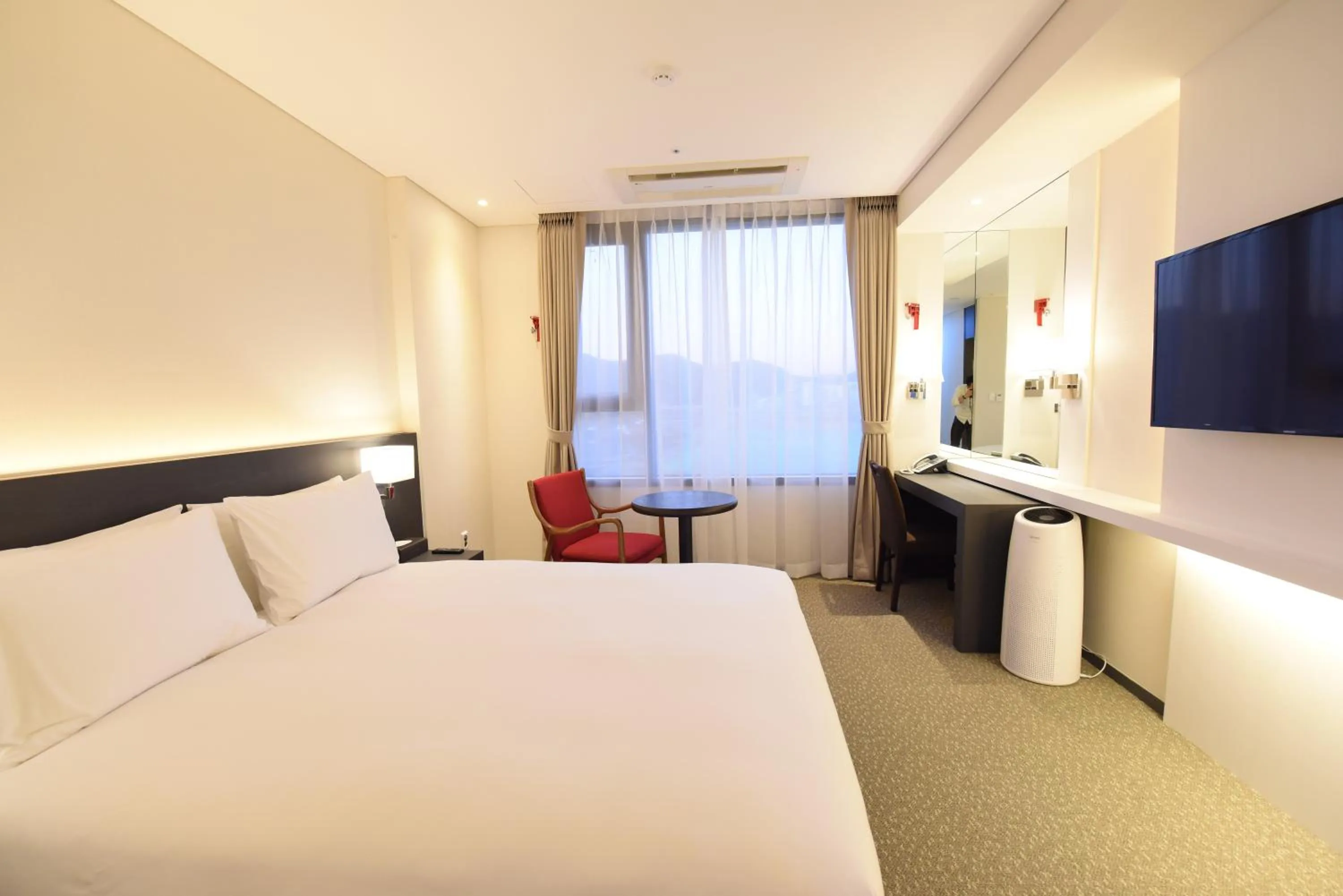 Bed in Geoje Artnouveau Suite Hotel