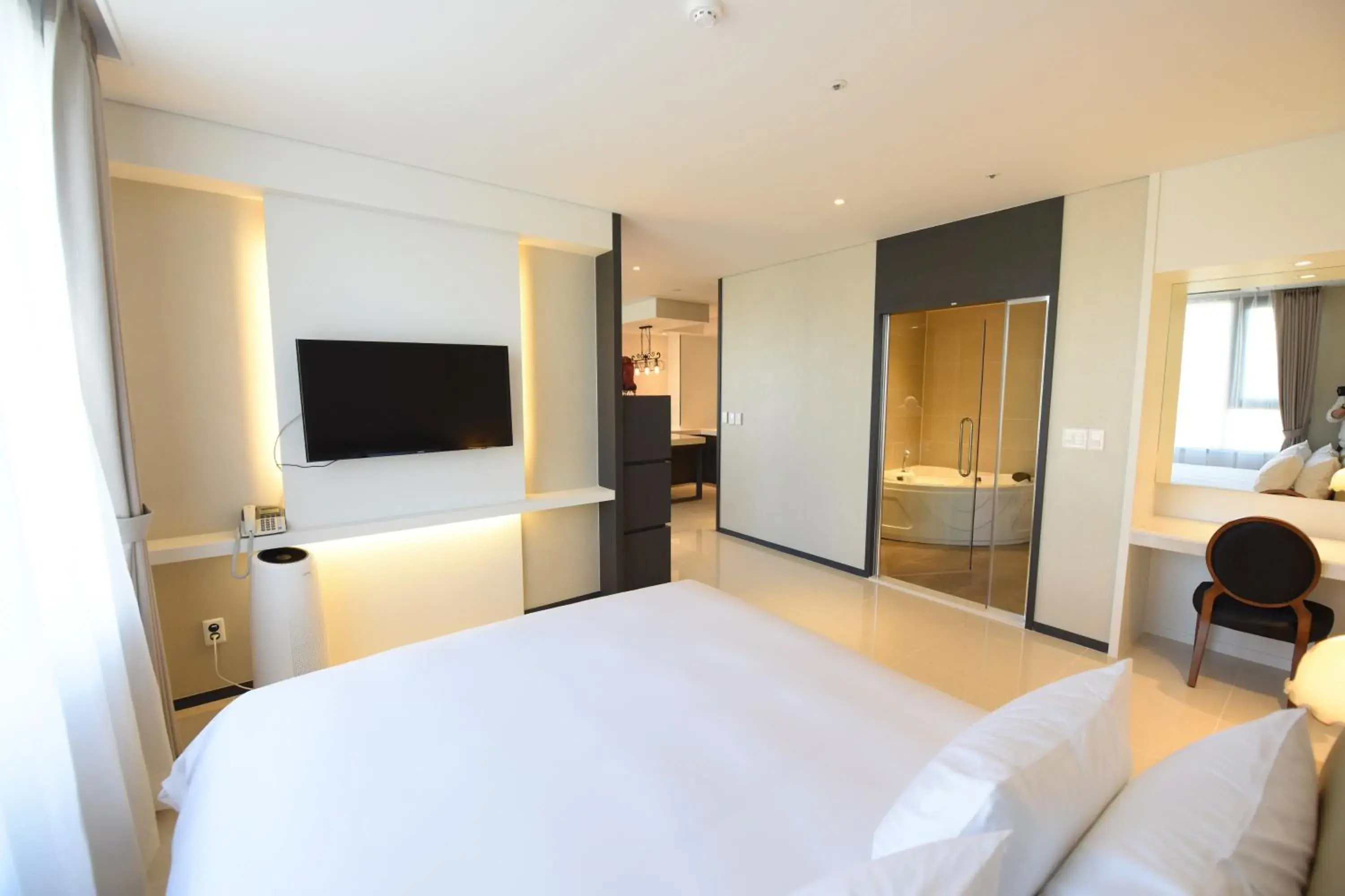 Presidential Suite in Geoje Artnouveau Suite Hotel Presidential Suite in Geoje Artnouveau Suite Hotel