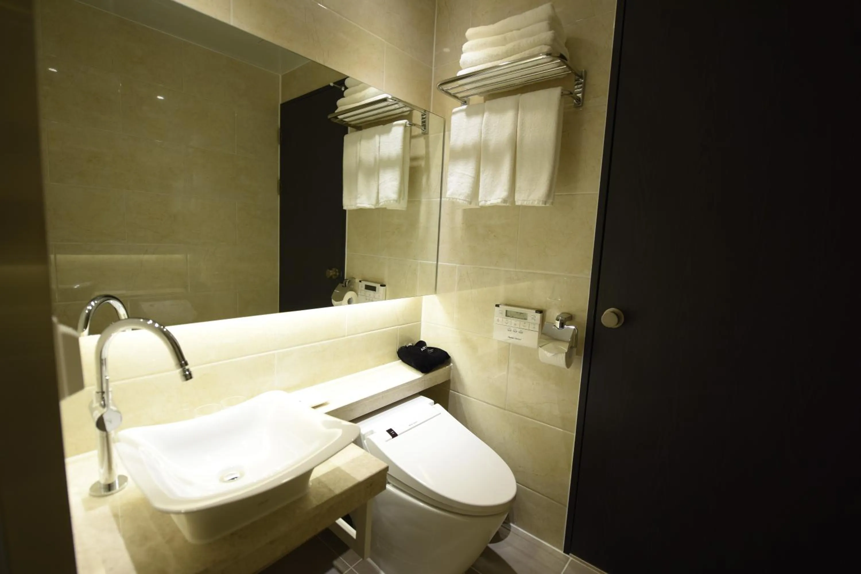 Geoje Artnouveau Suite Hotel