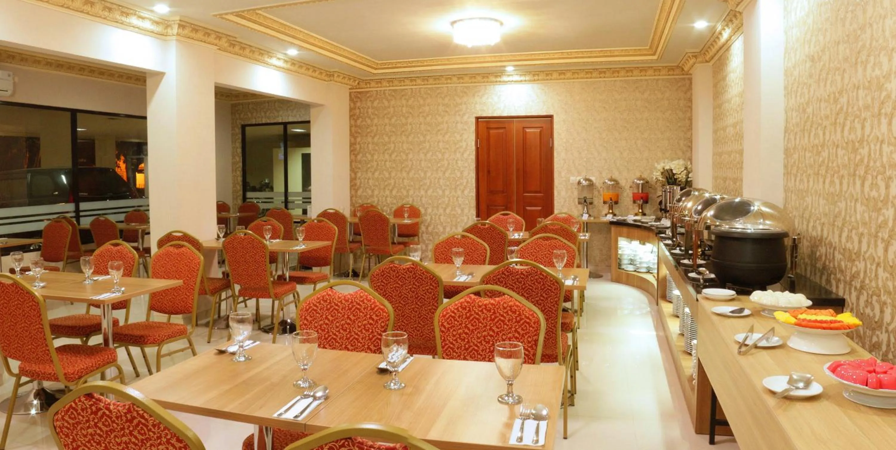 Business facilities in Hersya Front One Inn Surabaya