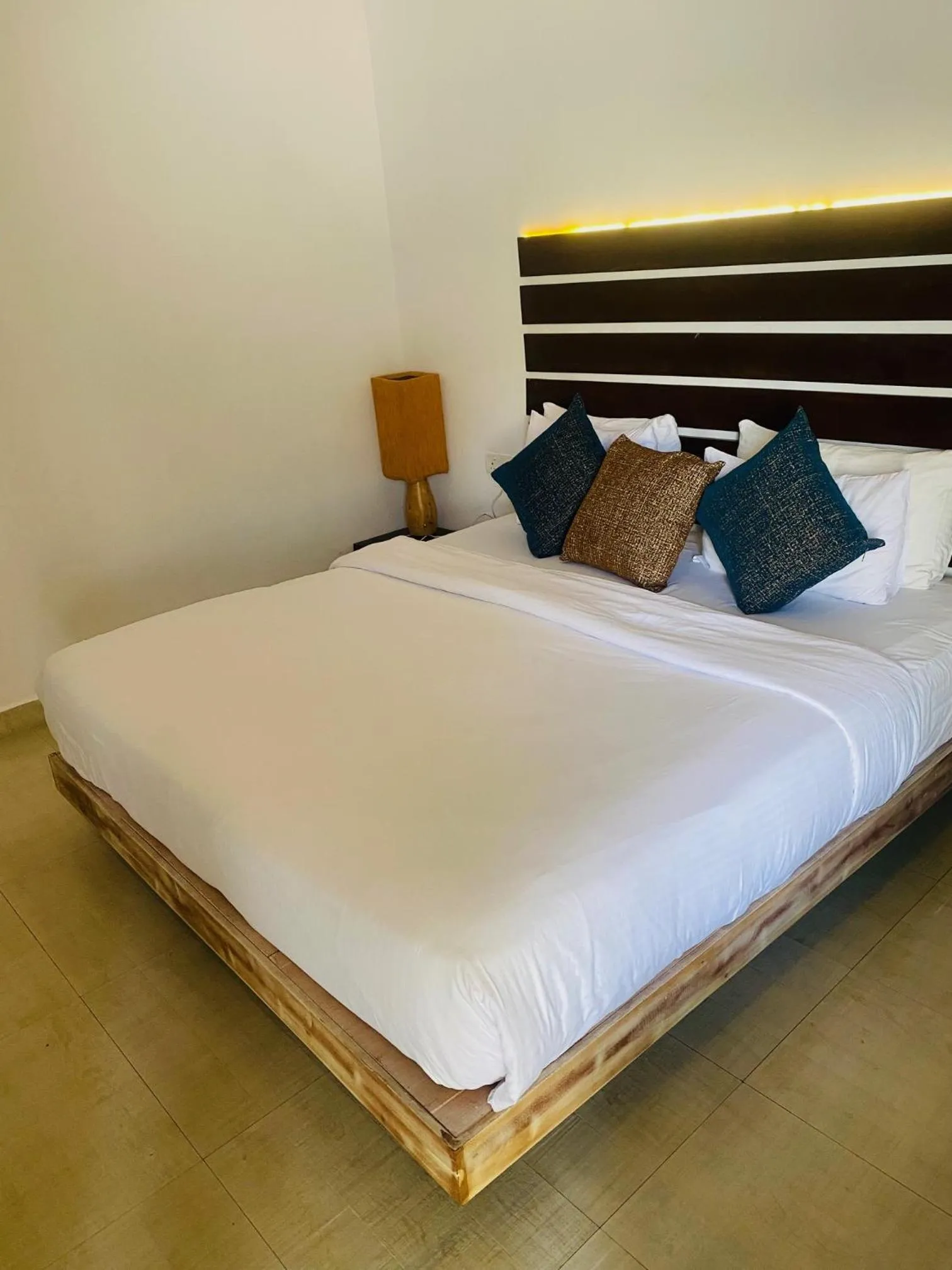 Bed in Hotel Cloud 9 Negombo