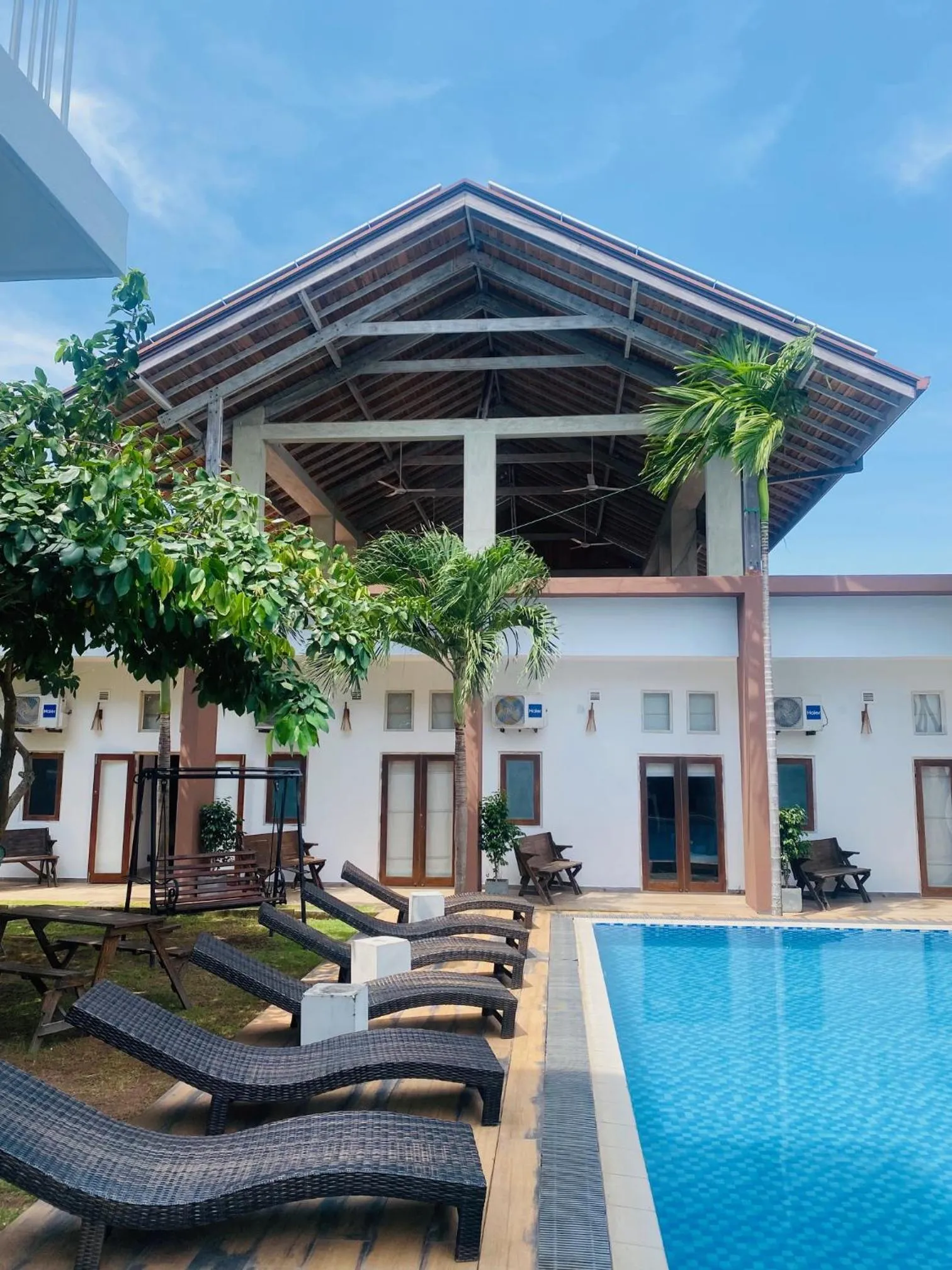 Property building in Hotel Cloud 9 Negombo