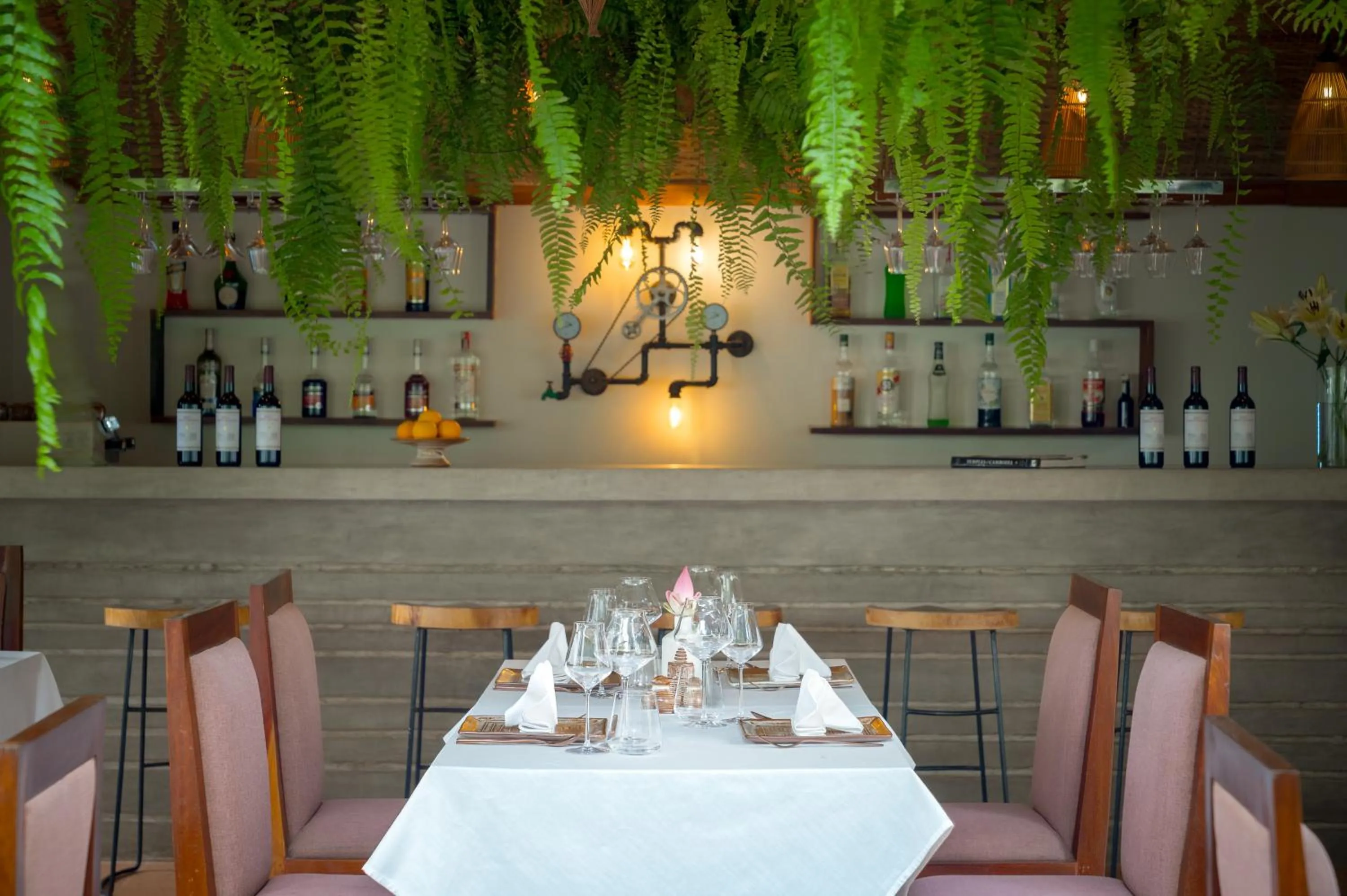 Restaurant/places to eat in Shintana Saya Residence