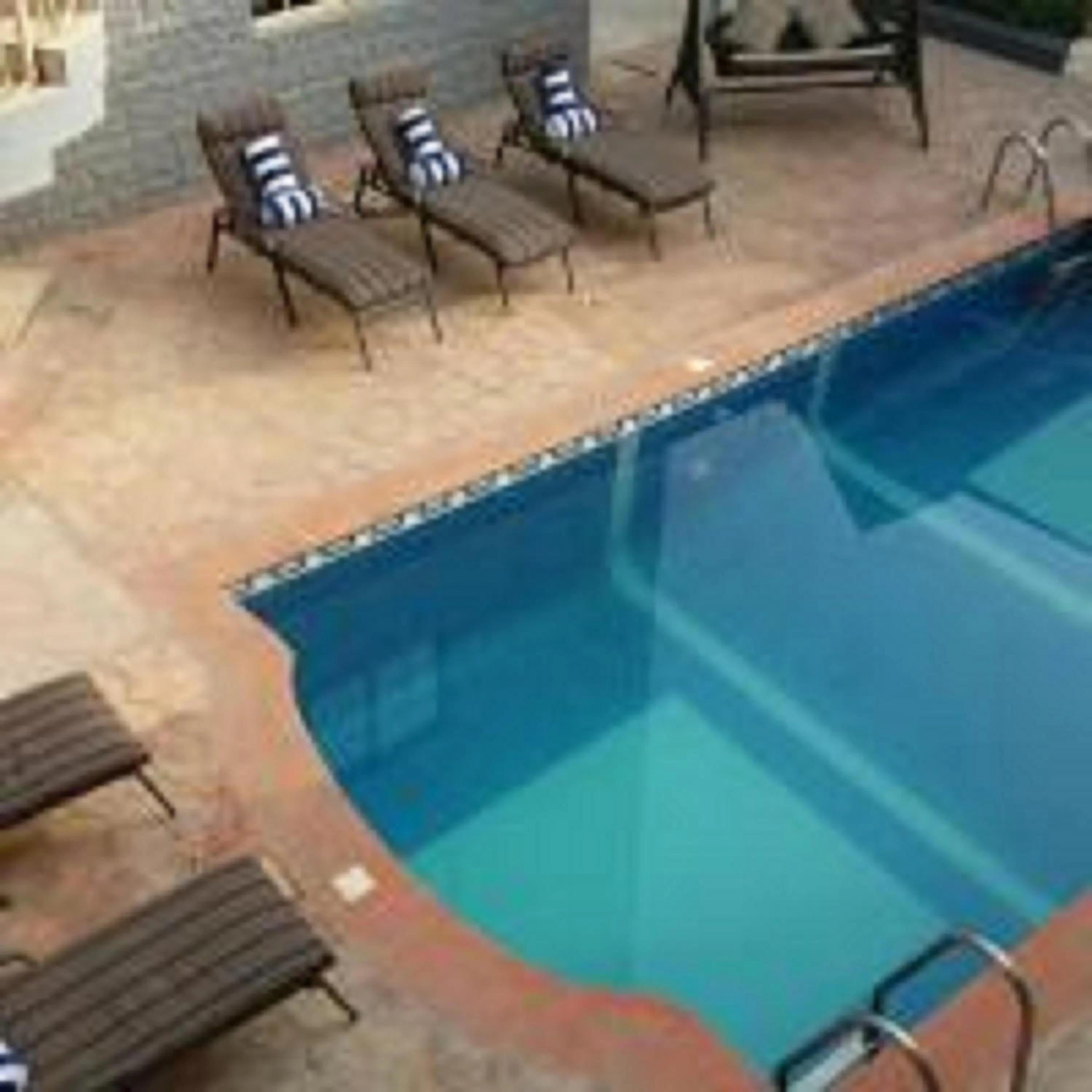 Swimming pool in Valley Front View Hotel