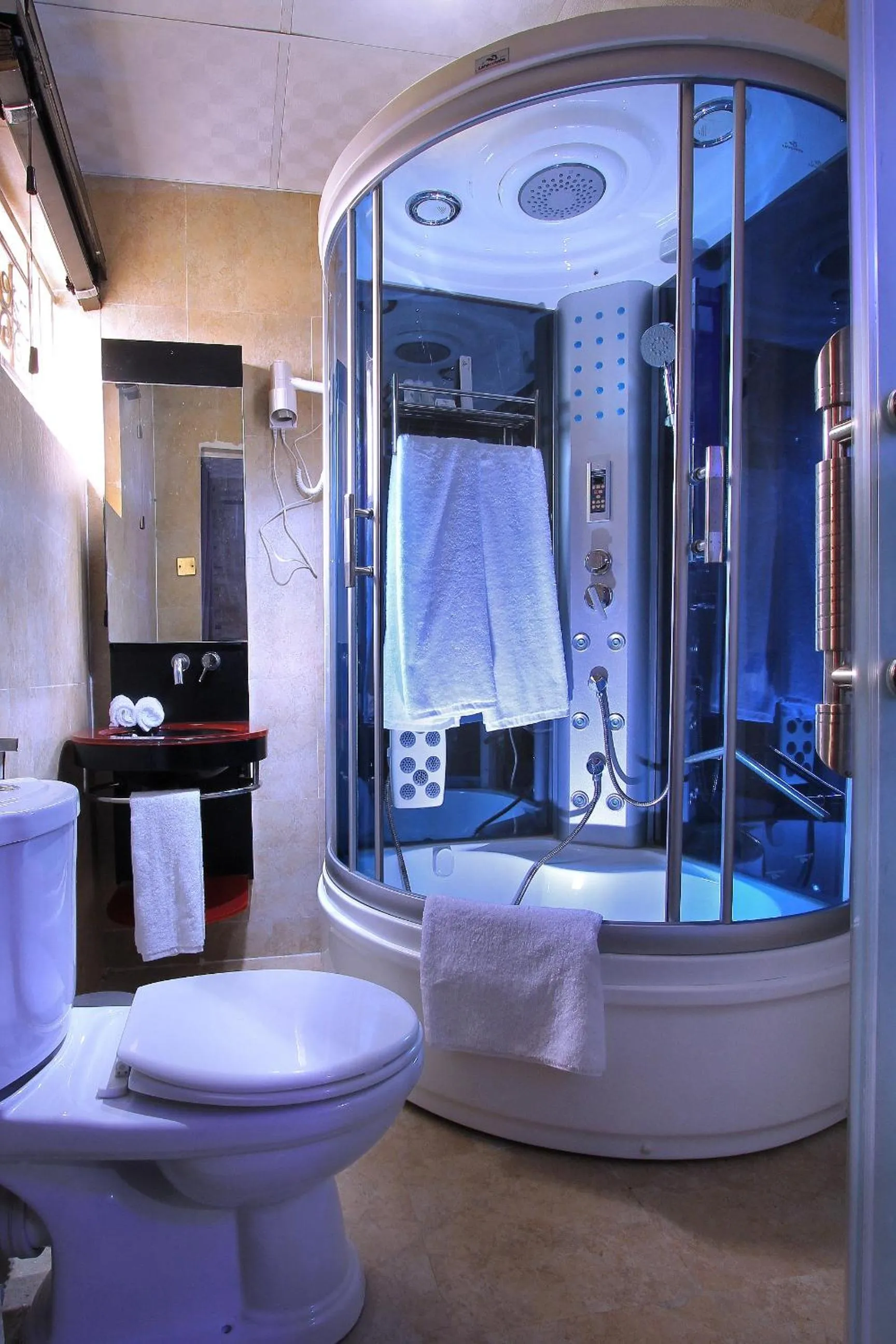 Bathroom in Valley Front View Hotel