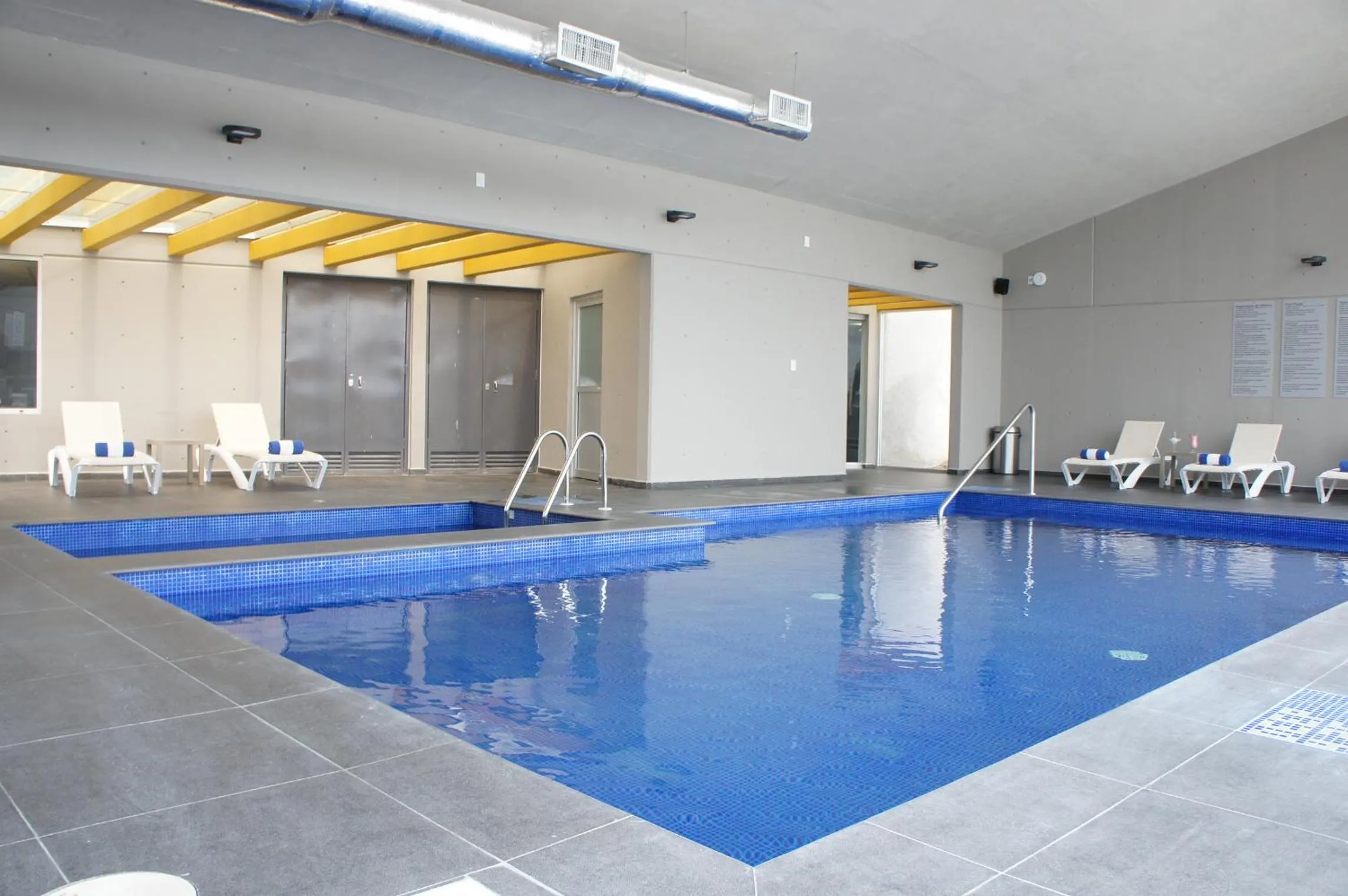 Swimming pool in La Quinta by Wyndham San Jose Chiapa Puebla