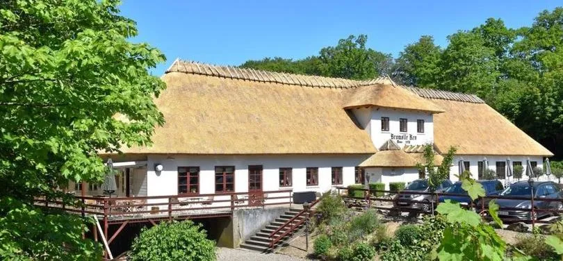 Property building in Bromølle Kro