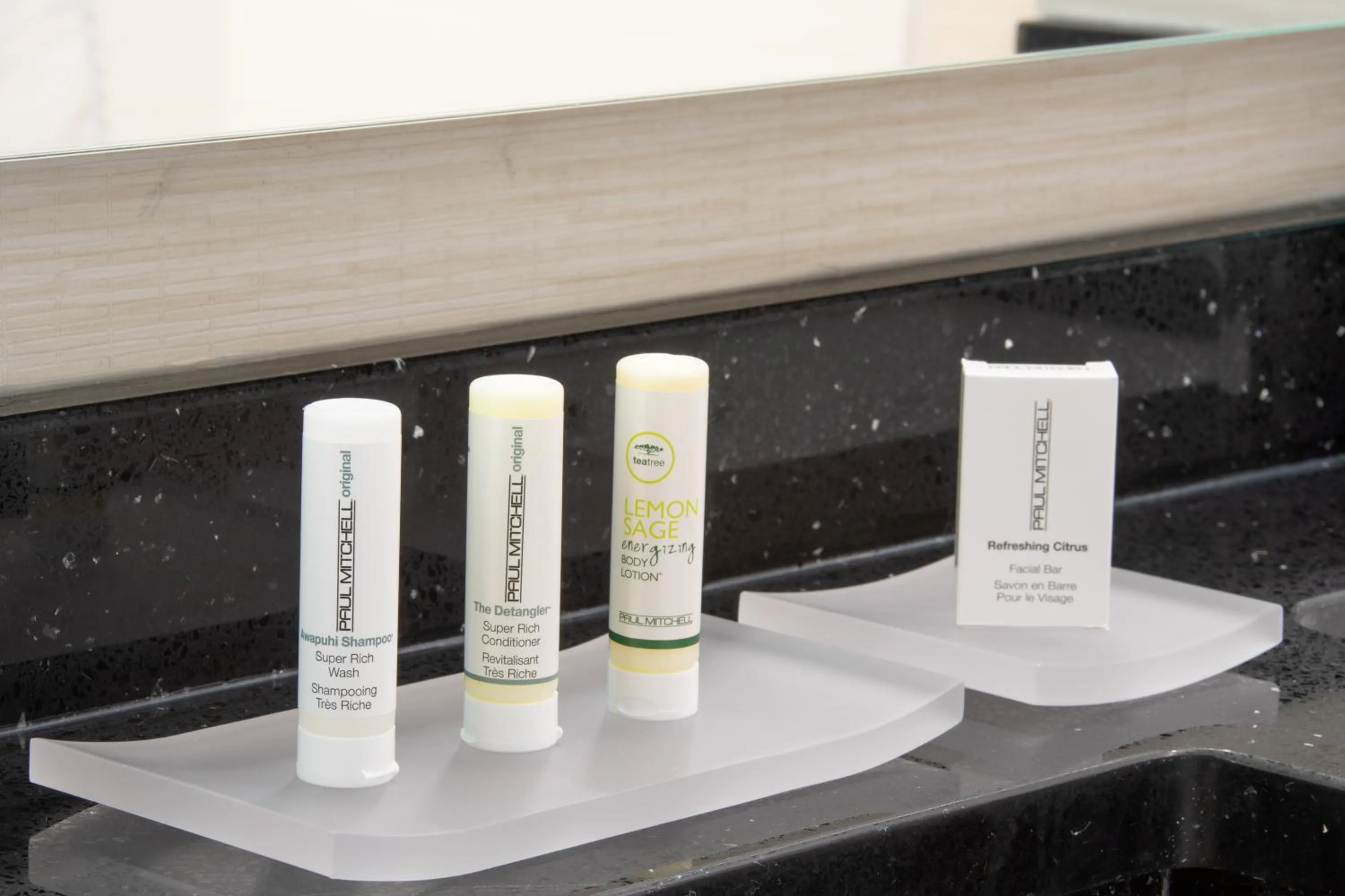 Bathroom in Fairfield Inn & Suites by Marriott New York Queens/Fresh Meadows