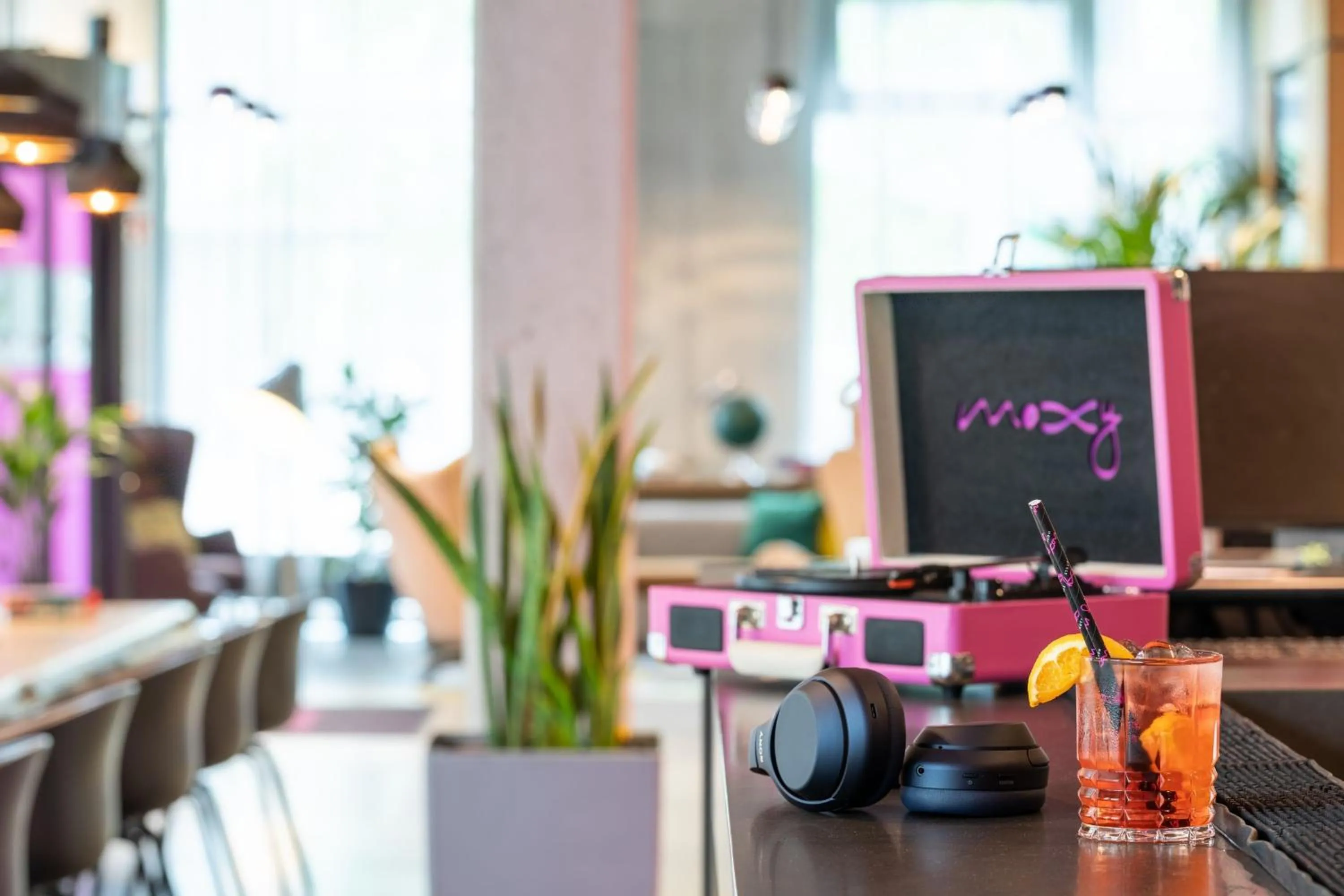 Restaurant/places to eat in Moxy Frankfurt Airport