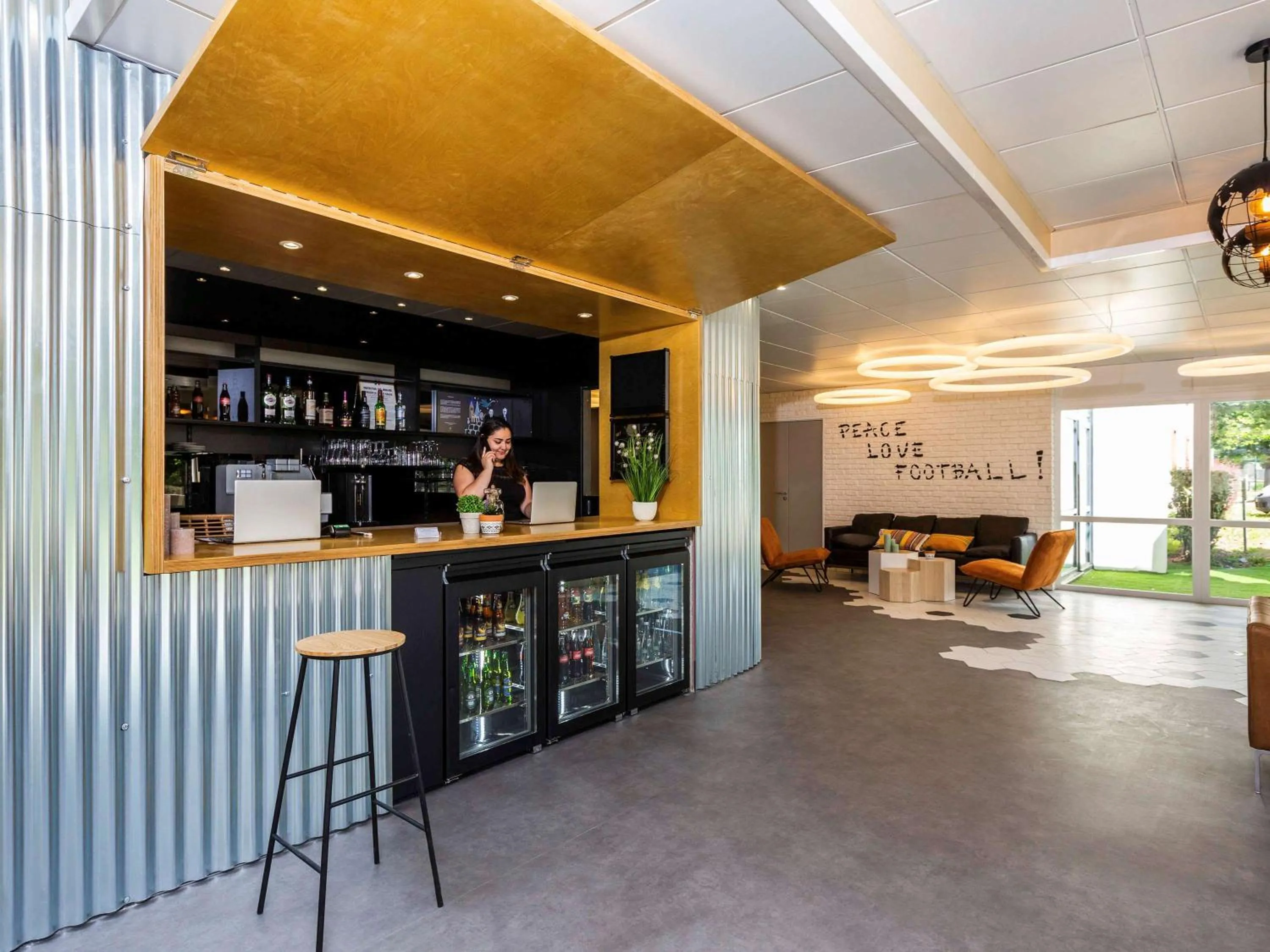 Lounge or bar in Ibis Styles Bobigny Centre Préfecture