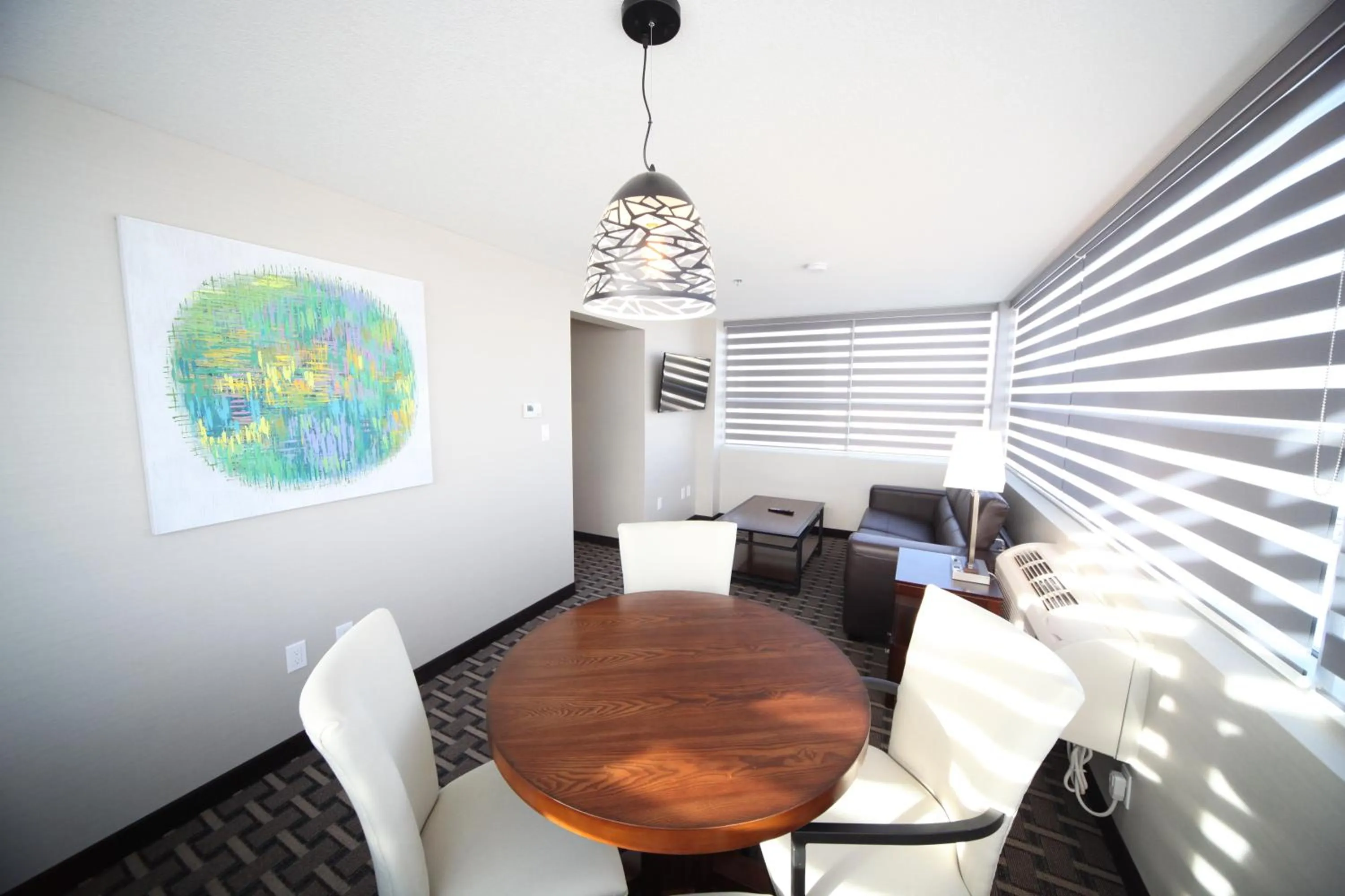 TV and multimedia in Wyndham Garden Edmonton Airport