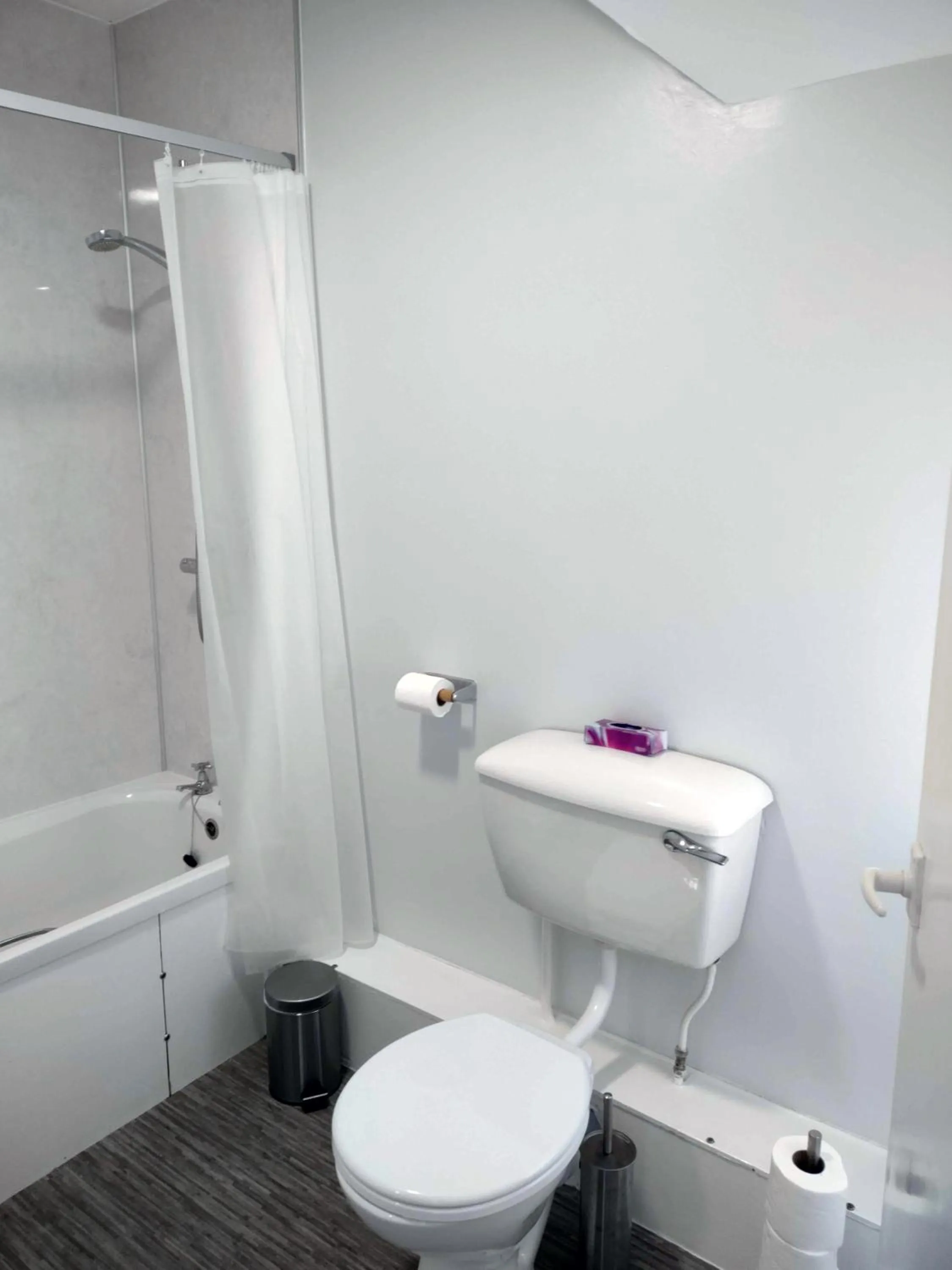 Bathroom in The Stromness Hotel