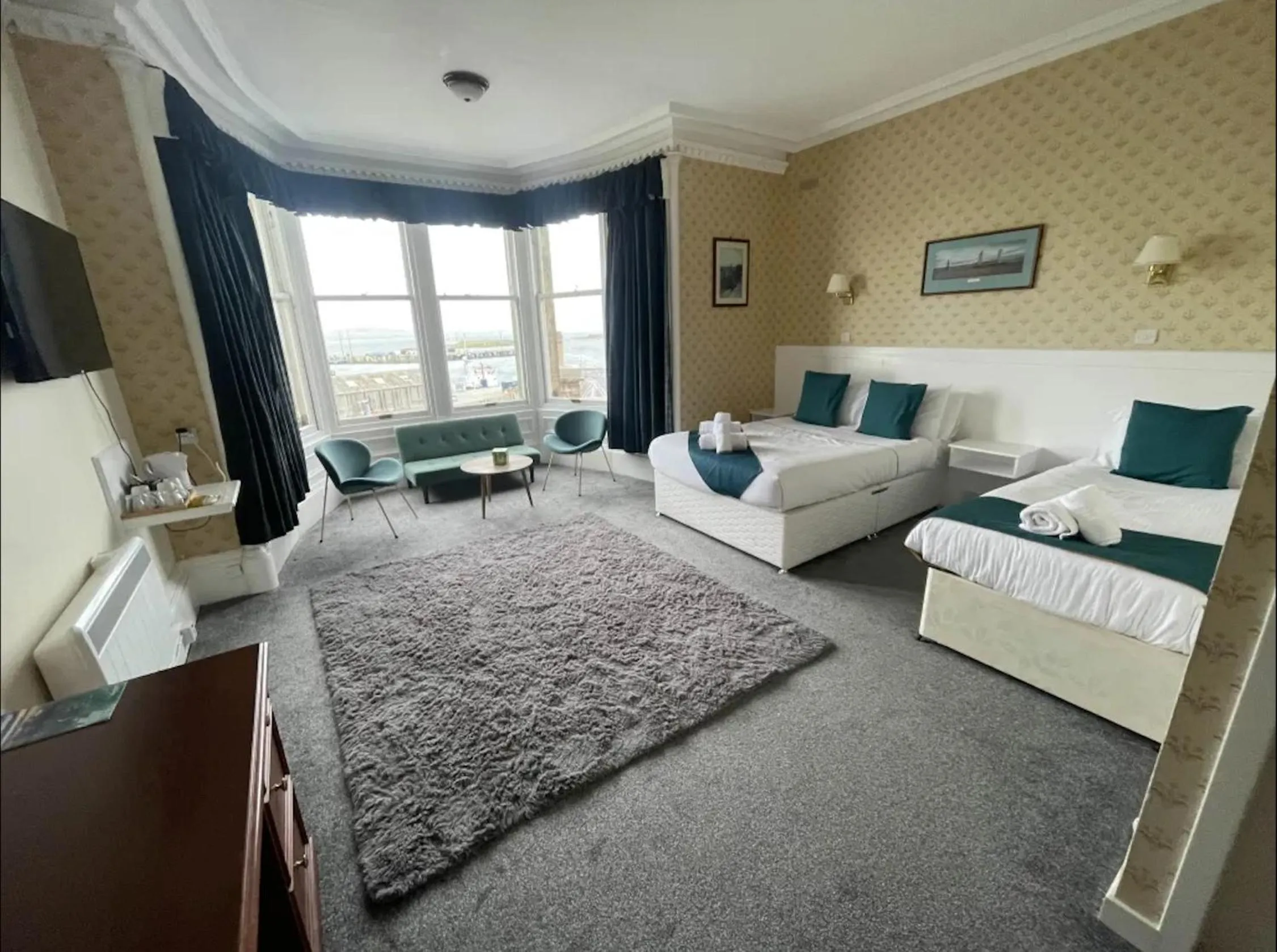 Bed in The Stromness Hotel