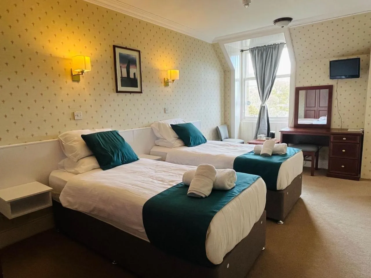 Bed in The Stromness Hotel