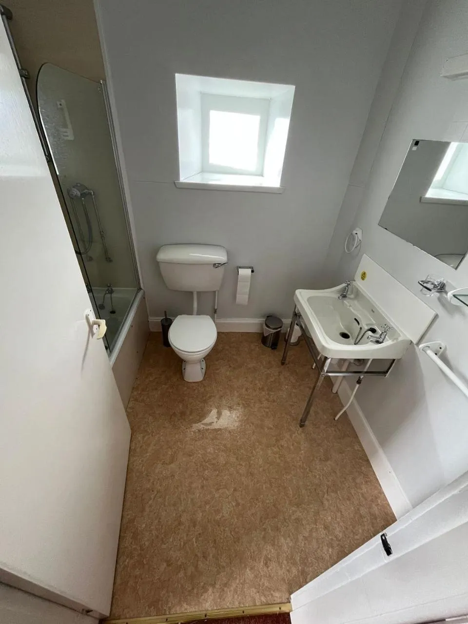 Bathroom in The Stromness Hotel