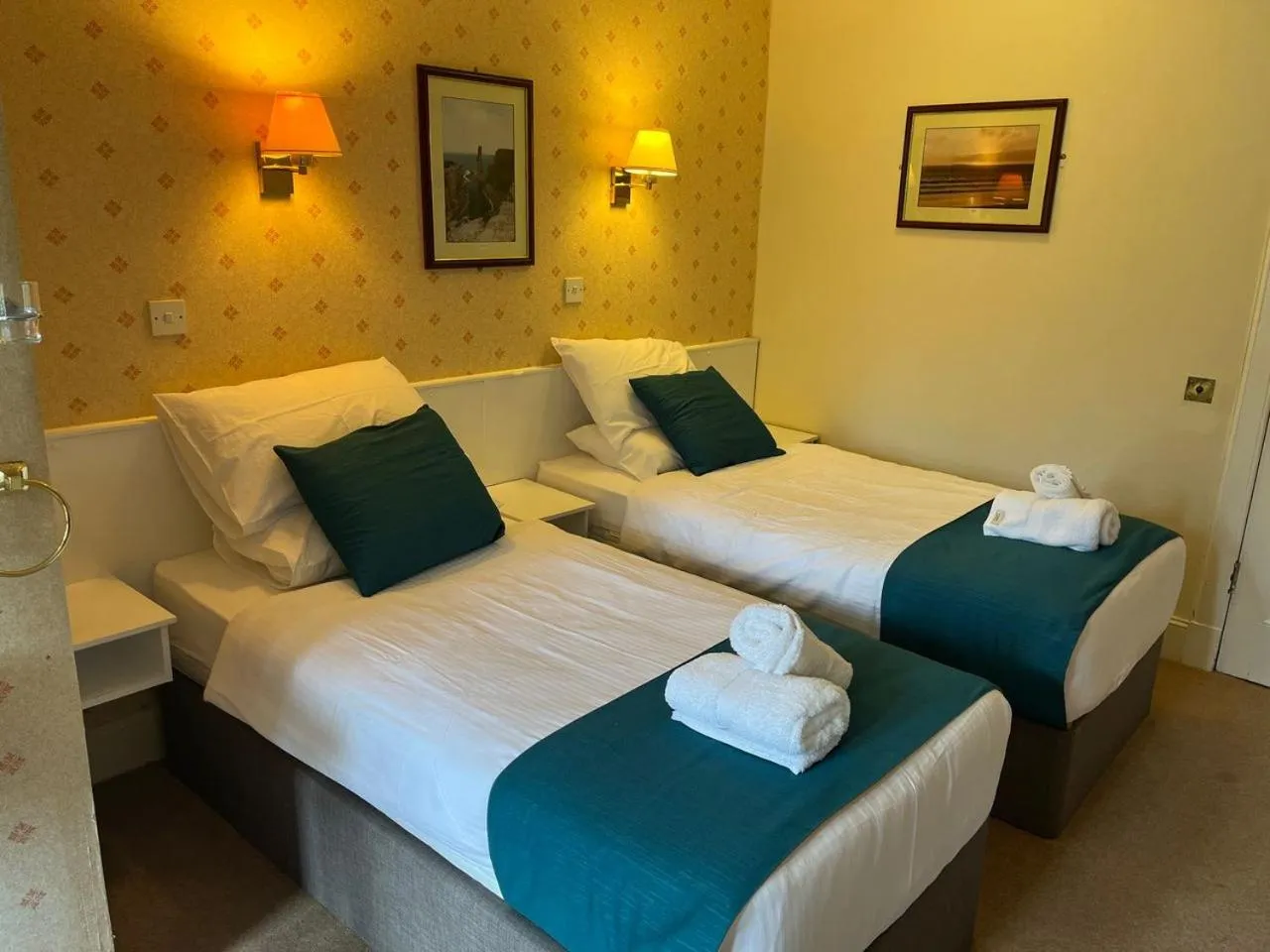 Bed in The Stromness Hotel