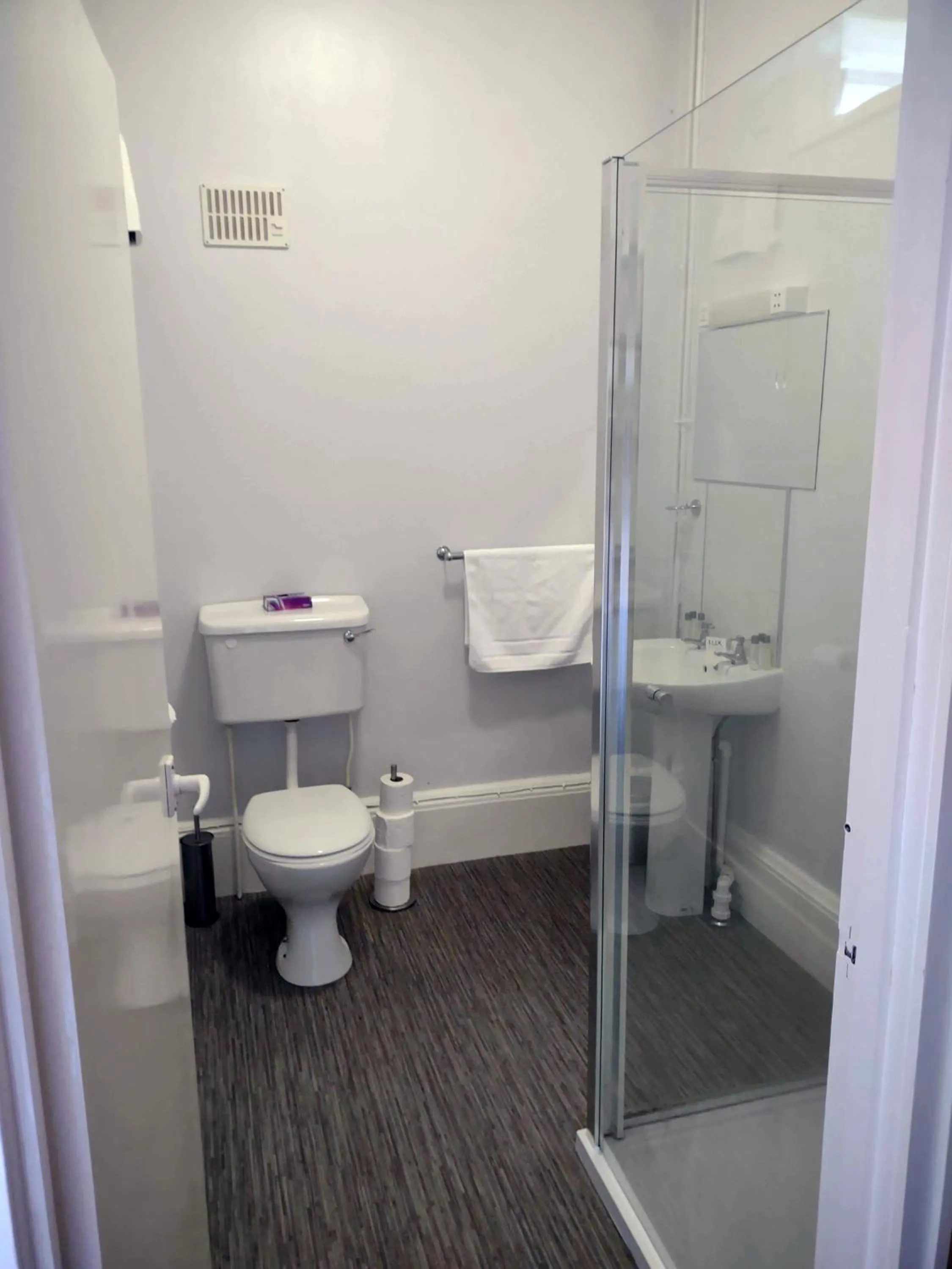 Bathroom in The Stromness Hotel