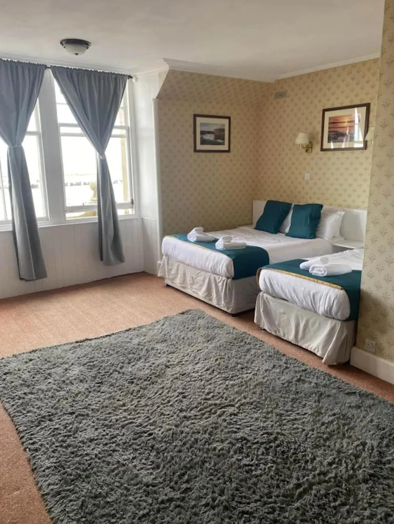 Bed in The Stromness Hotel