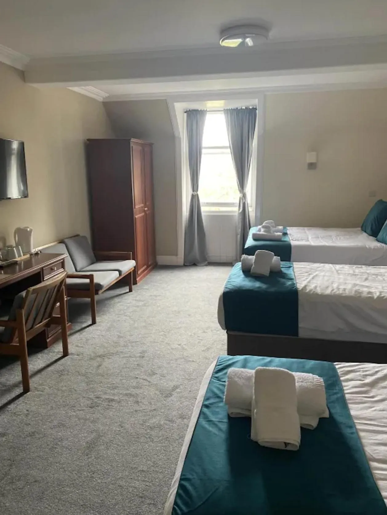 Bed in The Stromness Hotel