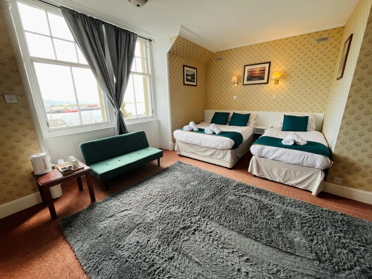 Bed in The Stromness Hotel