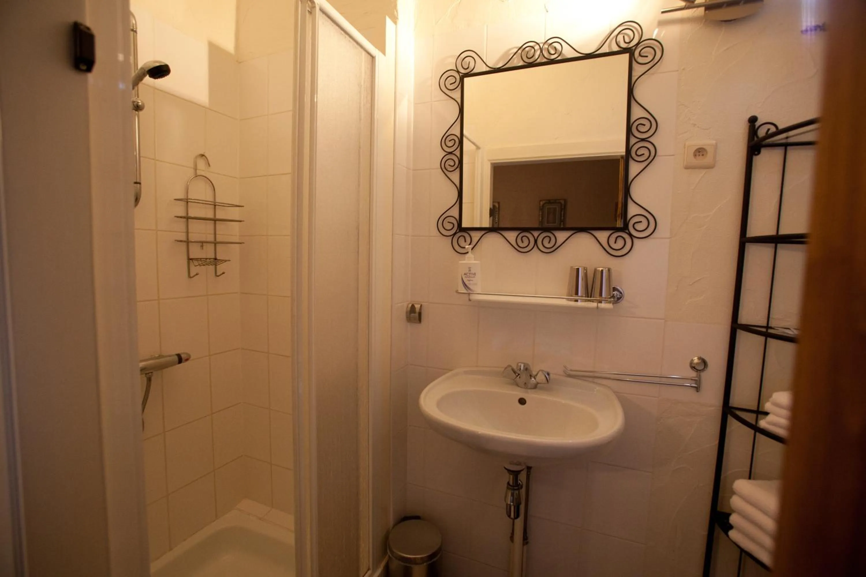 Bathroom in B&B-Restaurant Porte de la Lienne