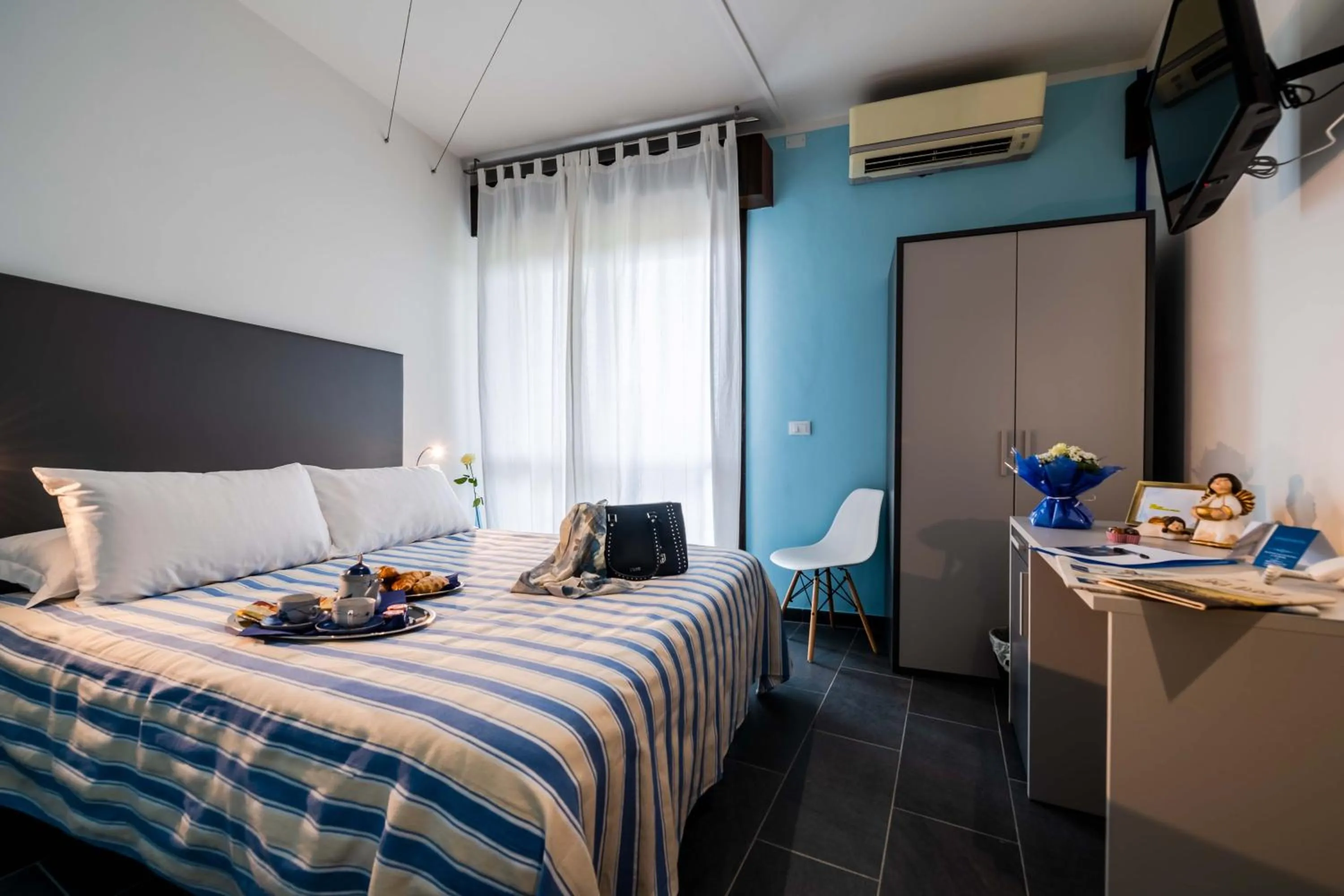 Photo of the whole room, Bed in AppartaHotel