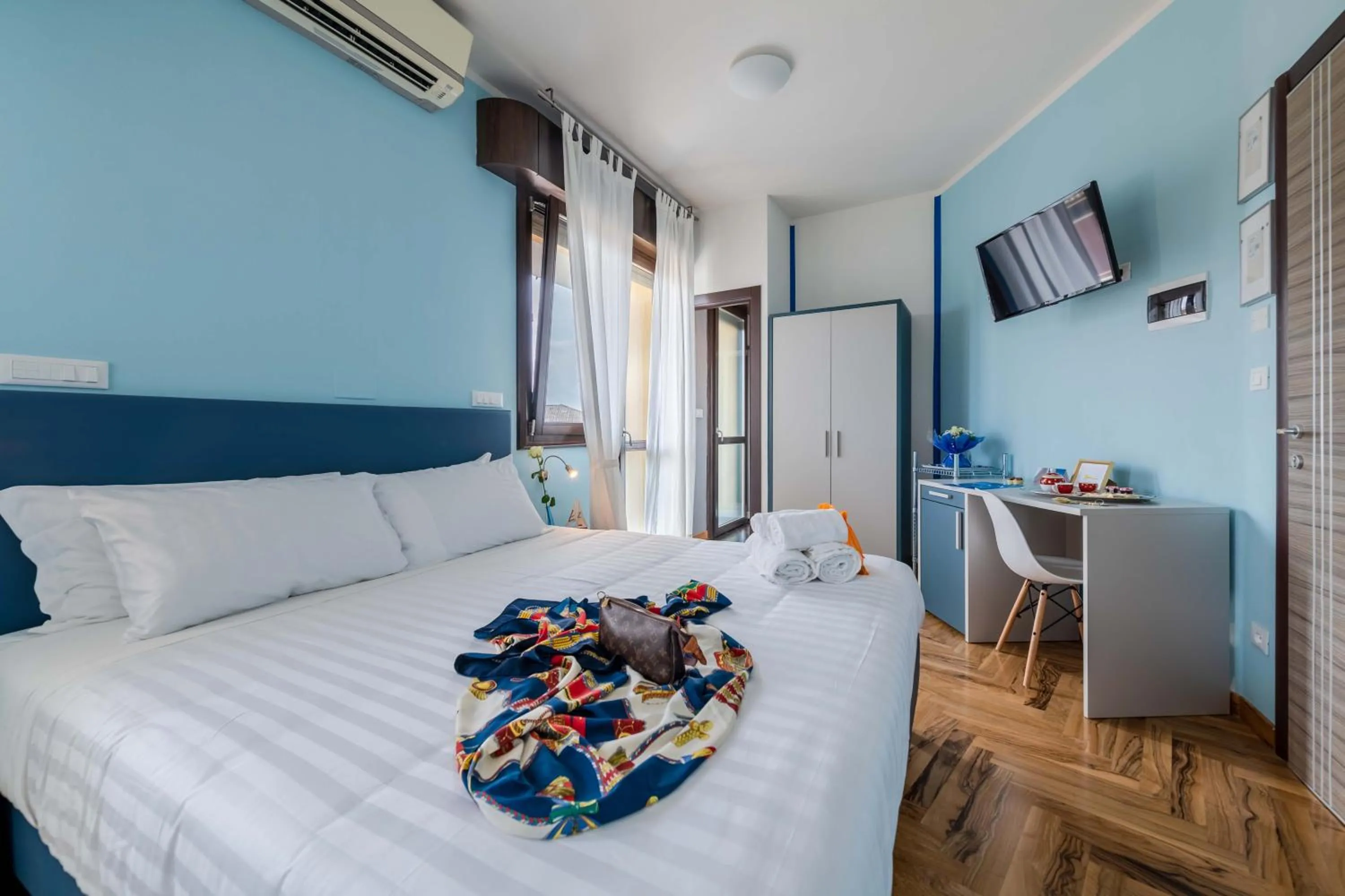 Photo of the whole room, Bed in AppartaHotel