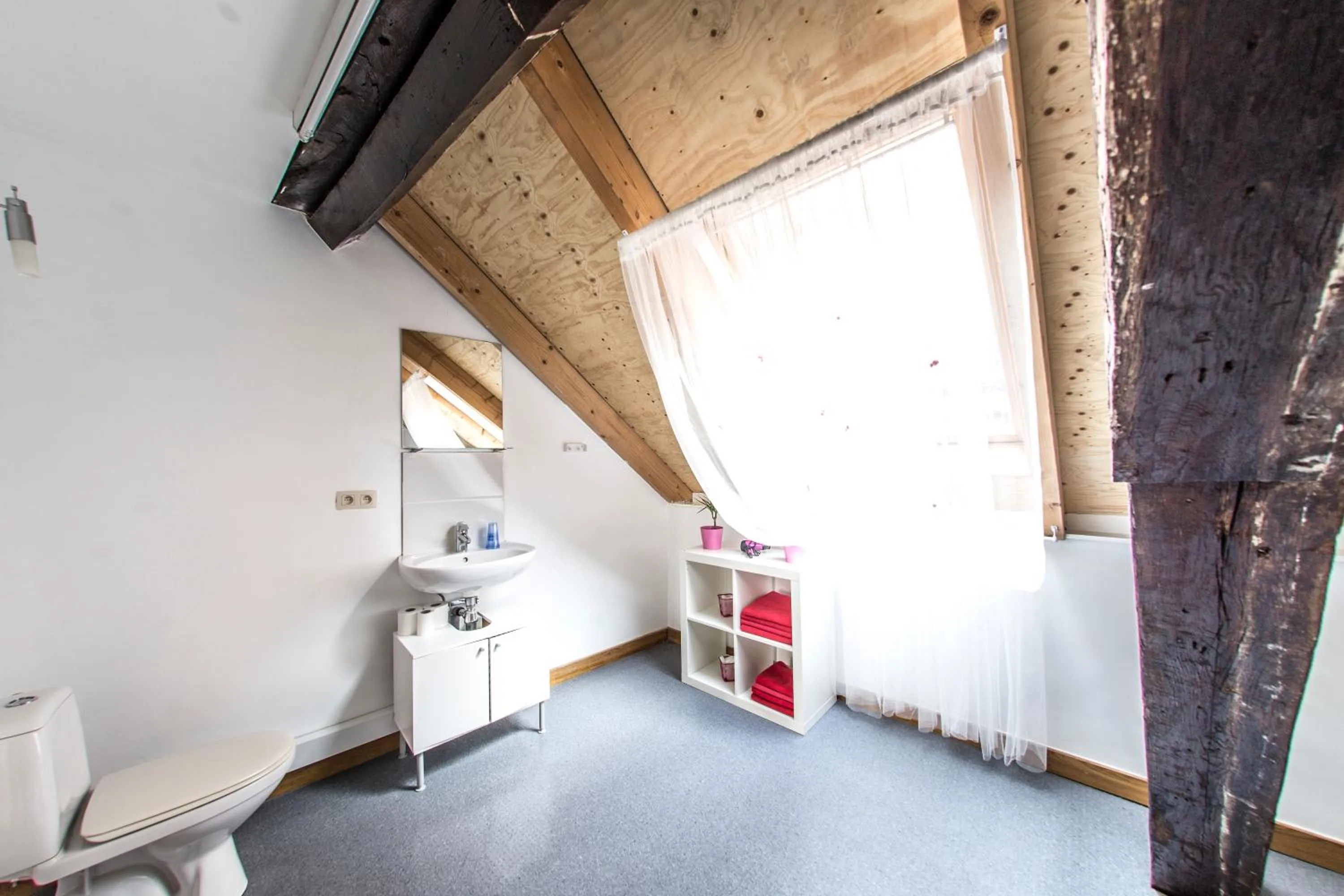 Bathroom in Rentbynight Aparthotel